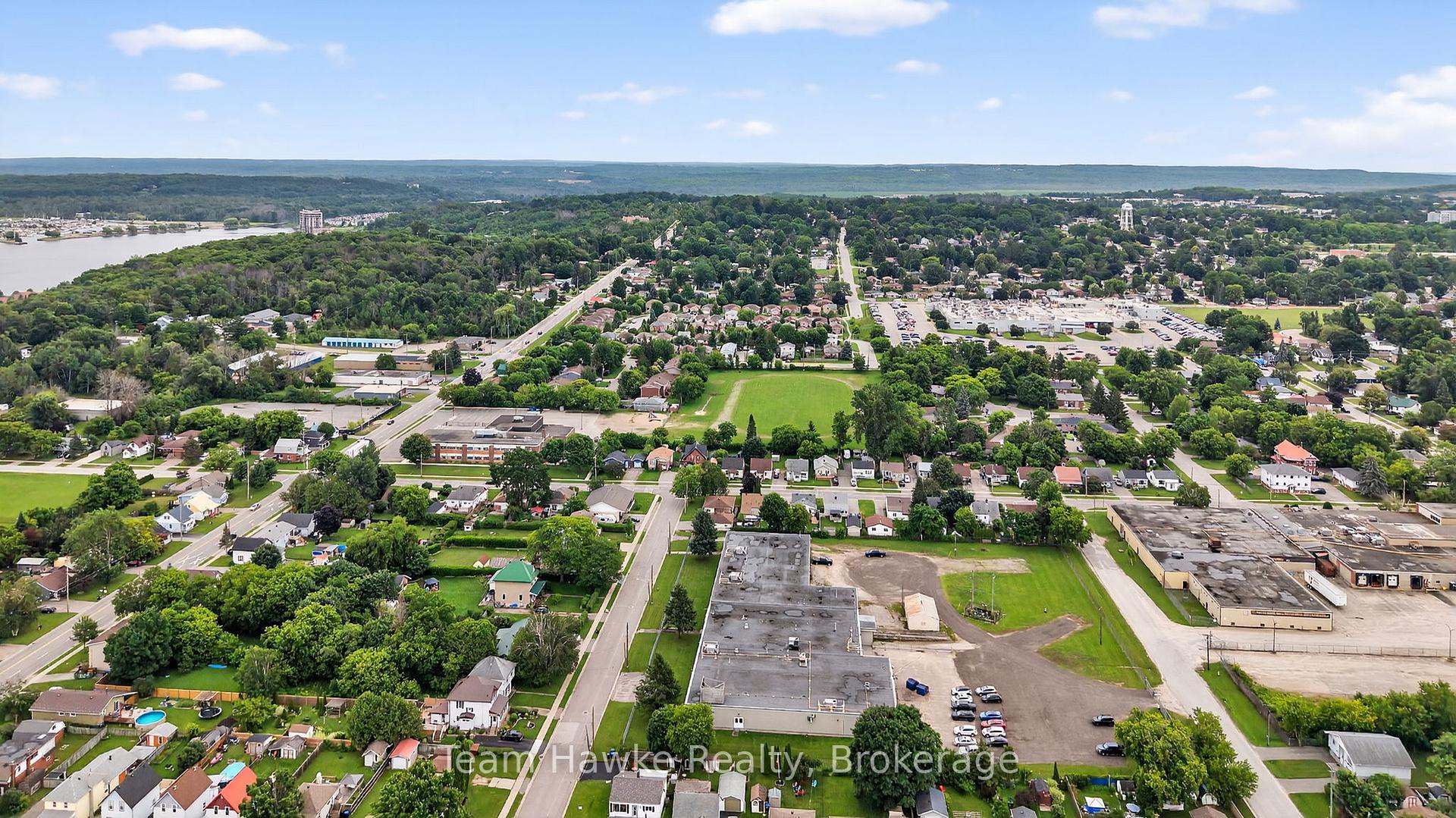 Photo 37 of 266 Barnett Avenue, Midland — HOMEH