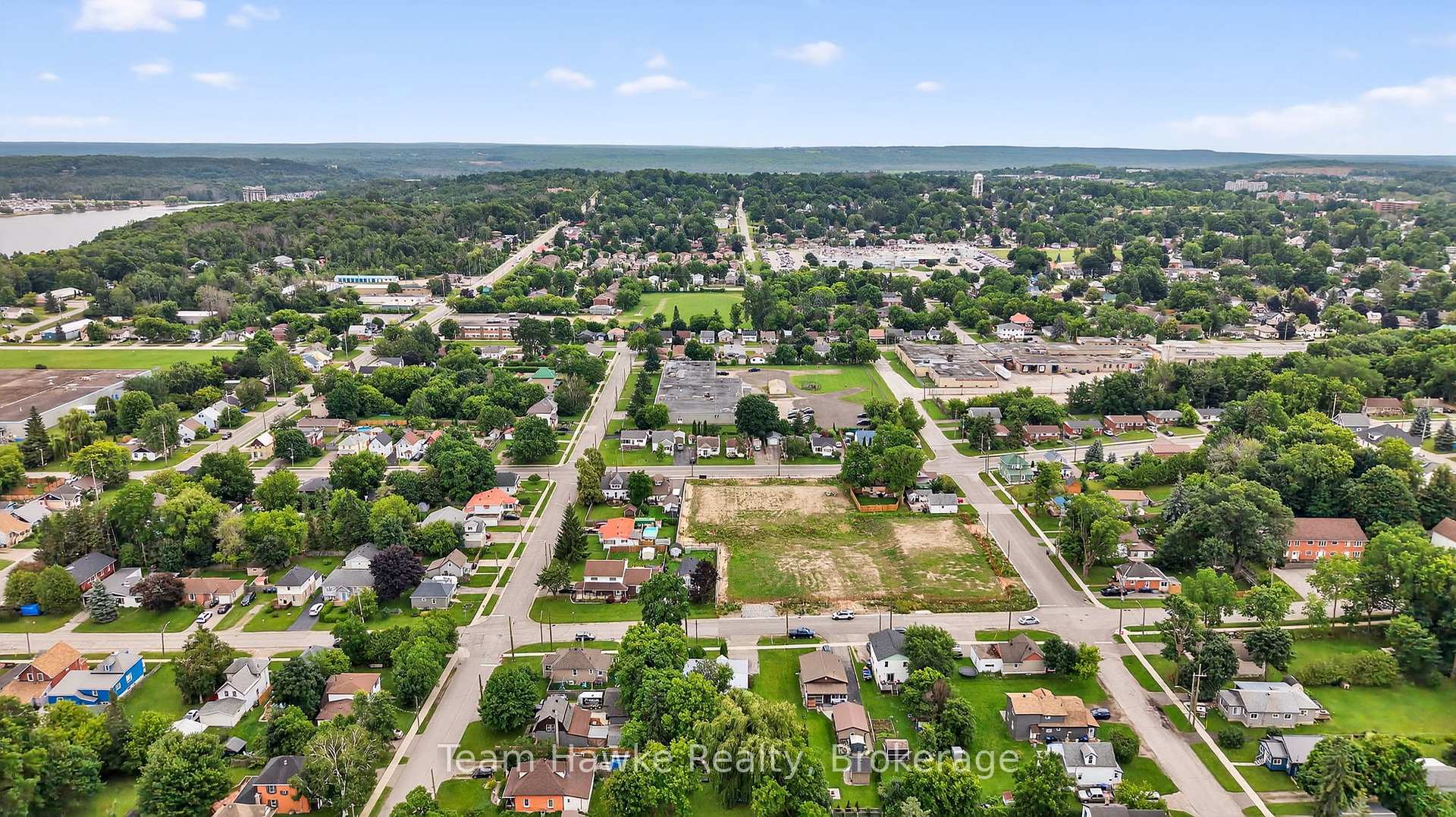 Photo 40 of 266 Barnett Avenue, Midland — HOMEH