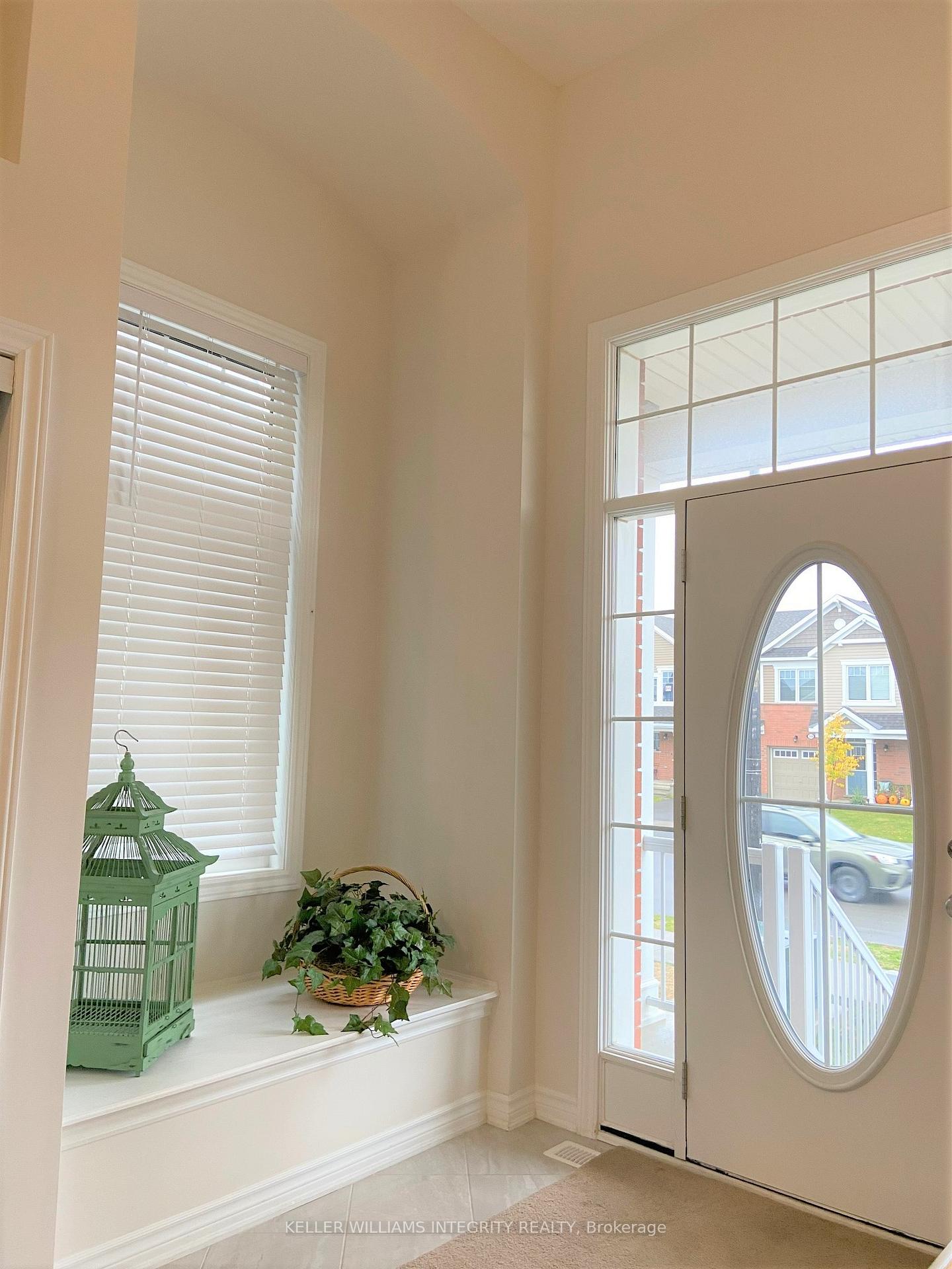 Photo 3 of 351 Rouncey Road, Ottawa, Kanata - Emerald Meadows/Trailwest — HOMEH