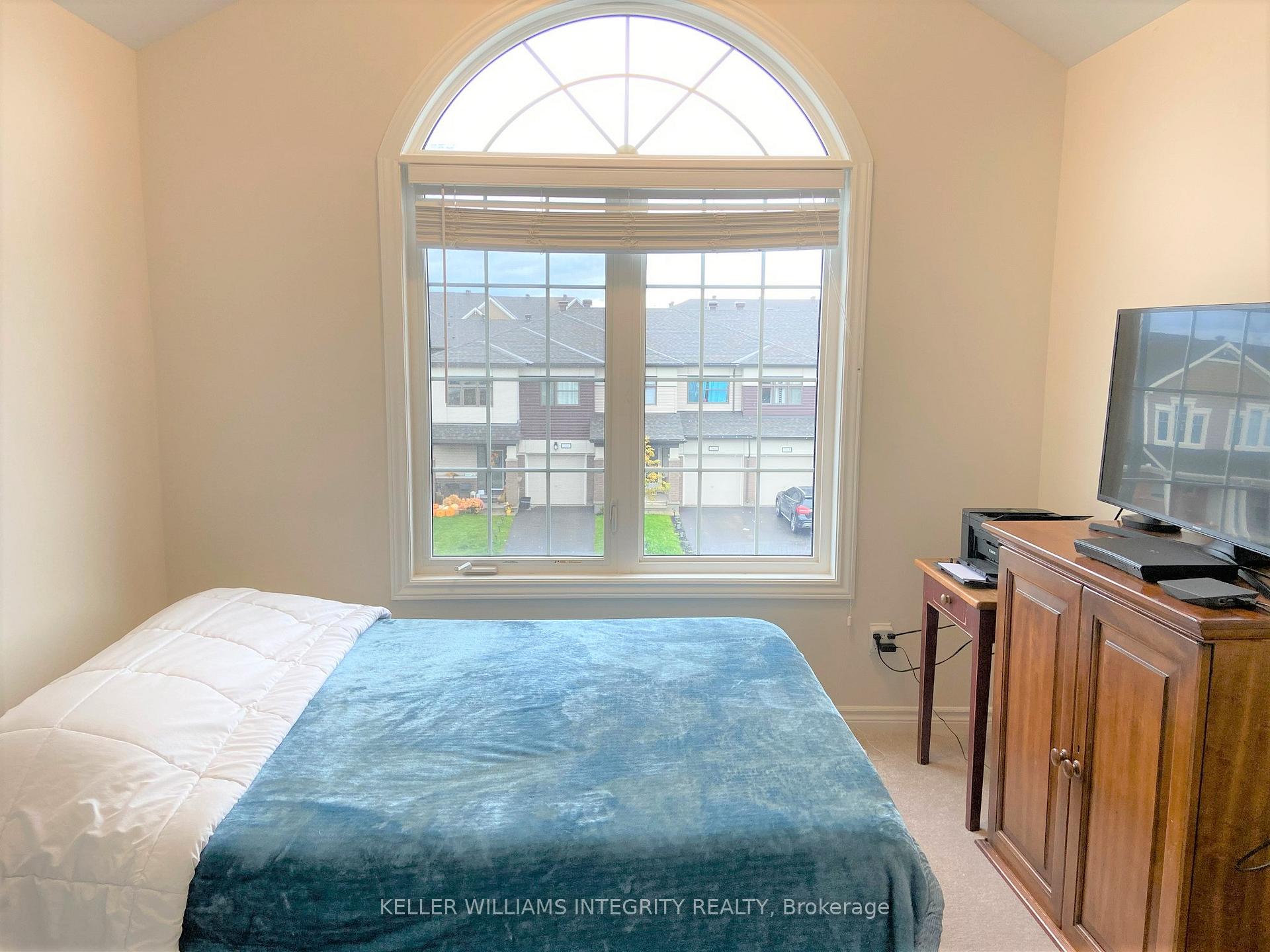 Photo 14 of 351 Rouncey Road, Ottawa, Kanata - Emerald Meadows/Trailwest — HOMEH