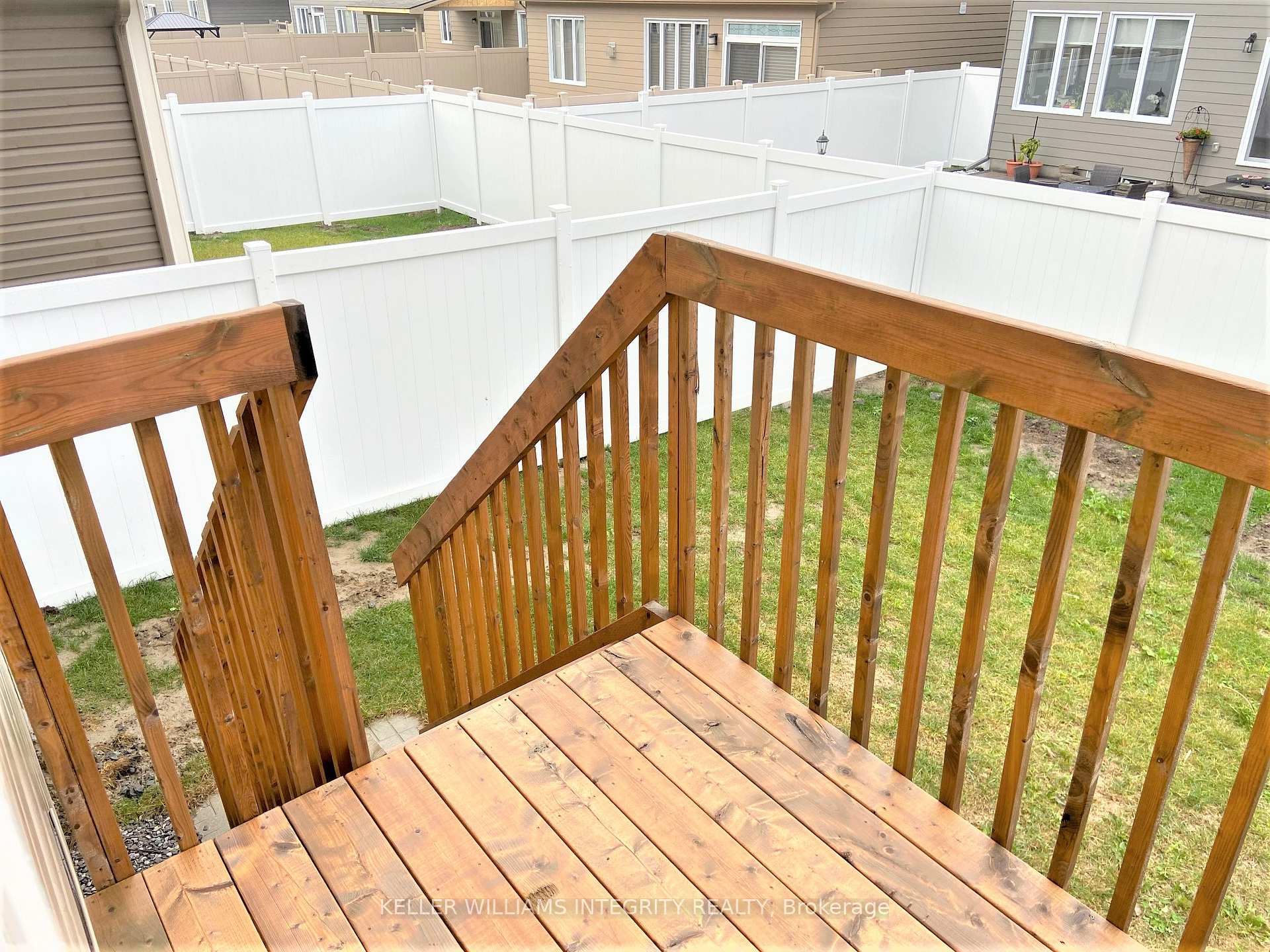Photo 20 of 351 Rouncey Road, Ottawa, Kanata - Emerald Meadows/Trailwest — HOMEH