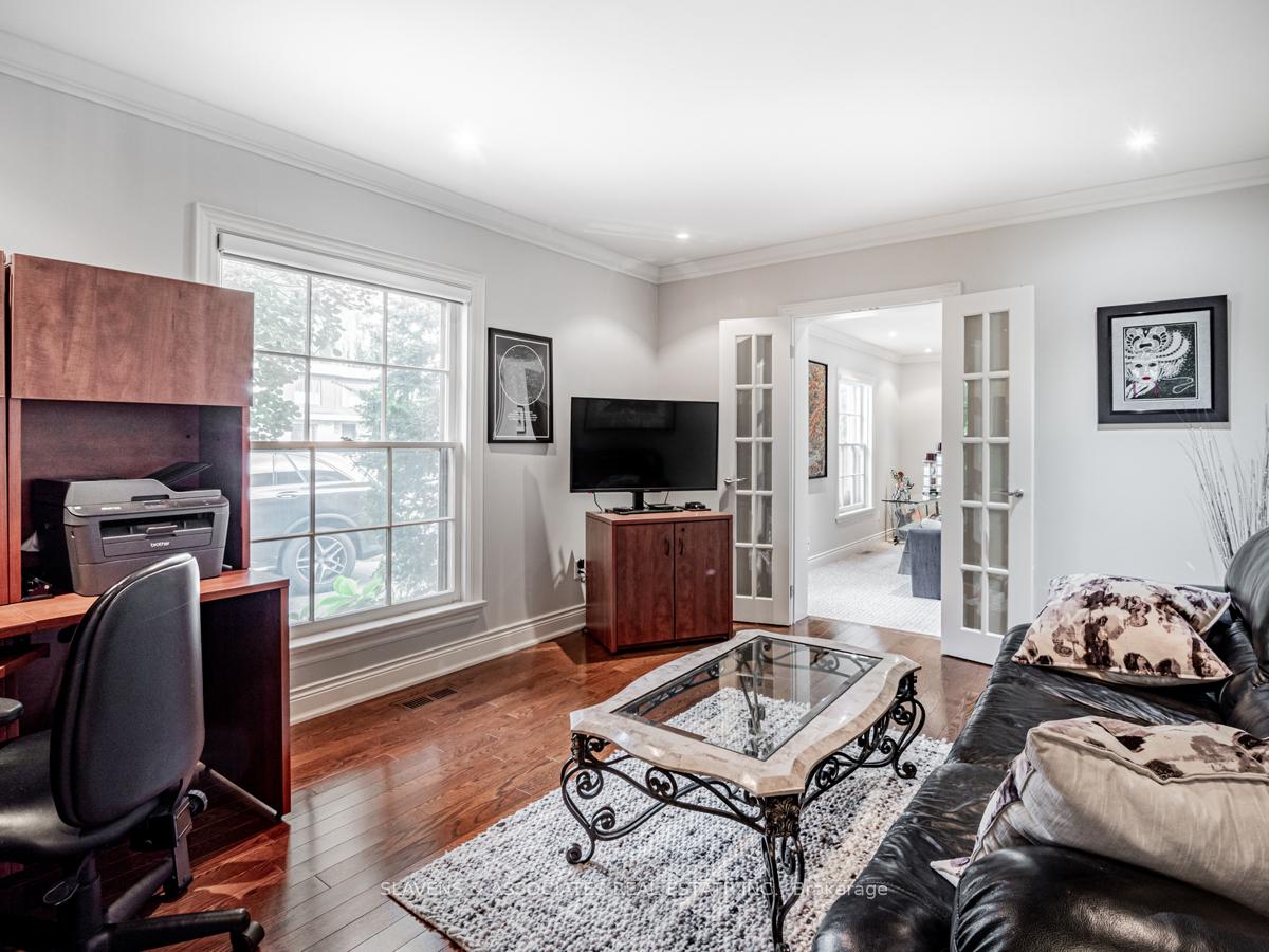 Photo 4 of 18 Hammok Crescent, Markham, Bayview Glen — HOMEH