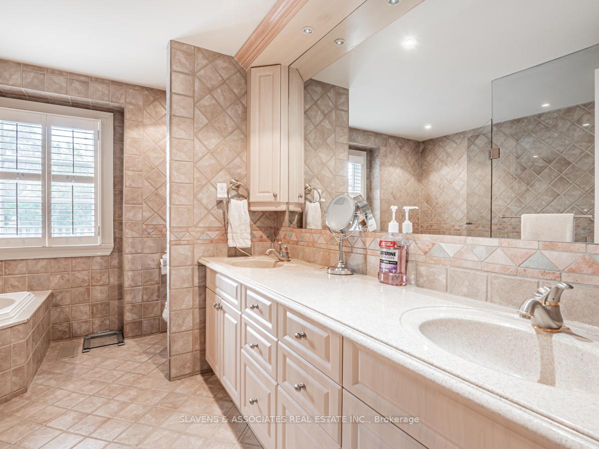 Photo 19 of 18 Hammok Crescent, Markham, Bayview Glen — HOMEH