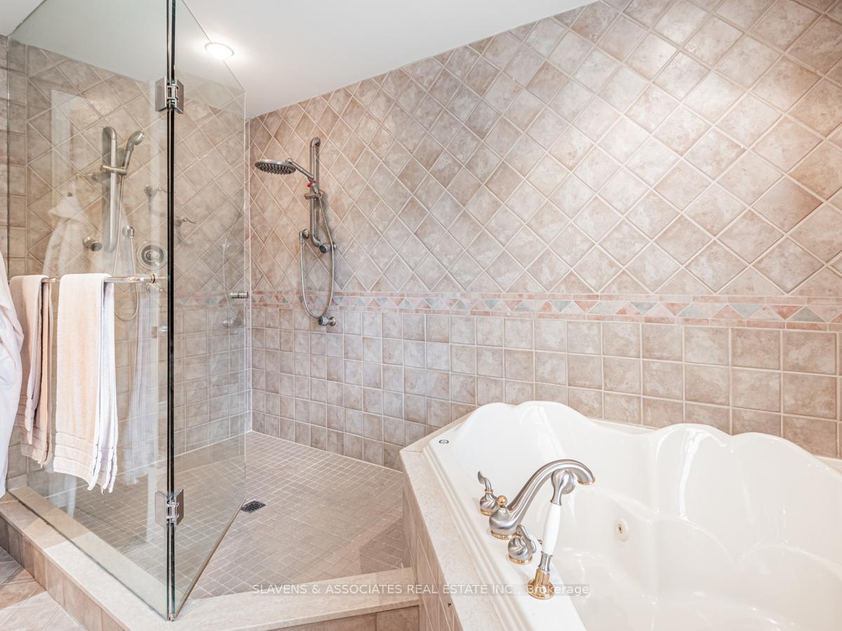 Photo 20 of 18 Hammok Crescent, Markham, Bayview Glen — HOMEH