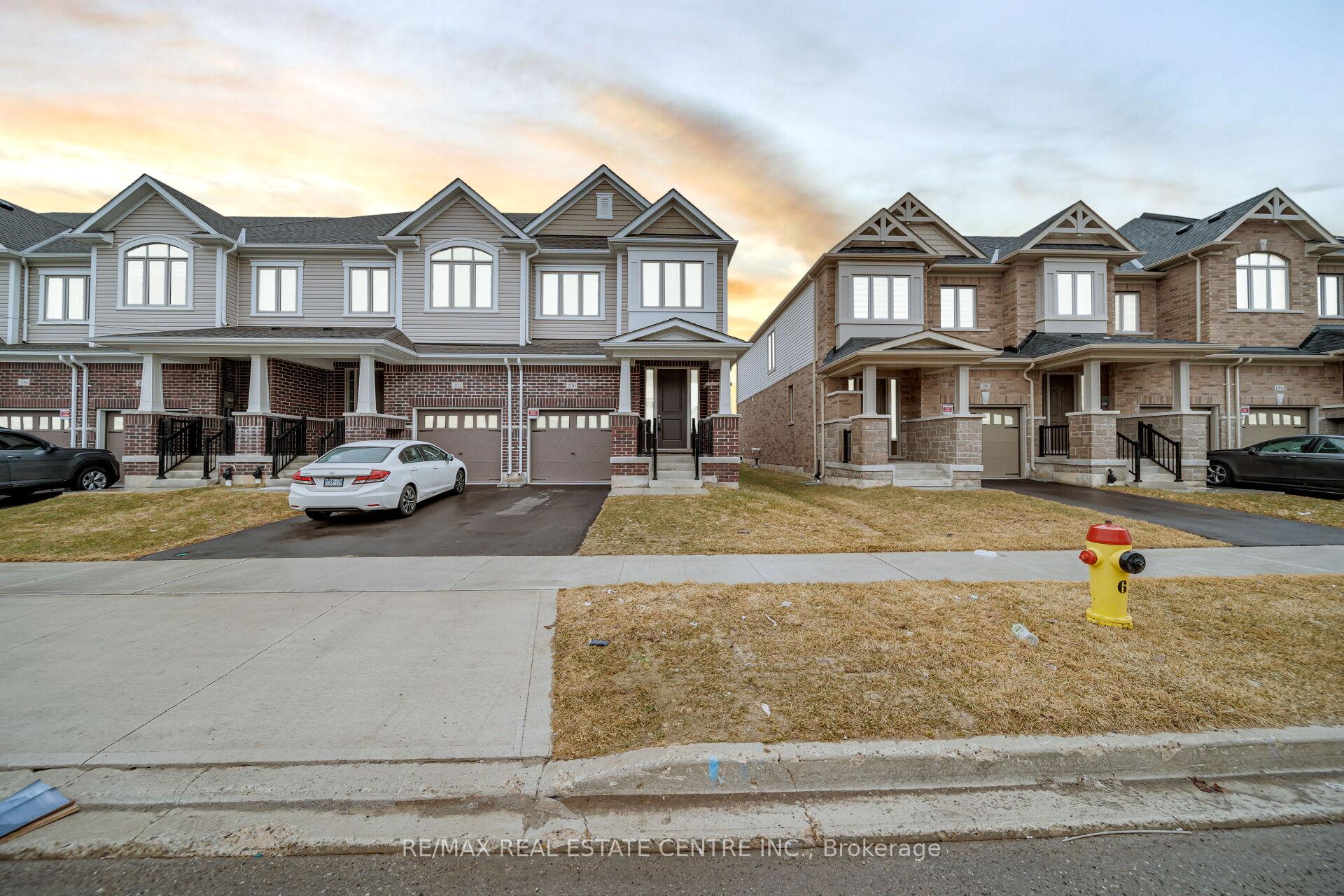 Photo 2 of 200 Broadacre Drive, Kitchener — HOMEH