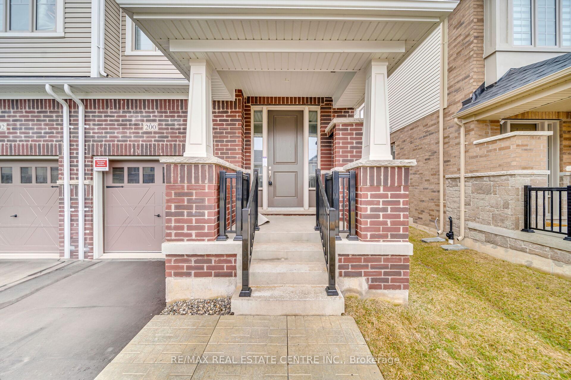 Photo 3 of 200 Broadacre Drive, Kitchener — HOMEH