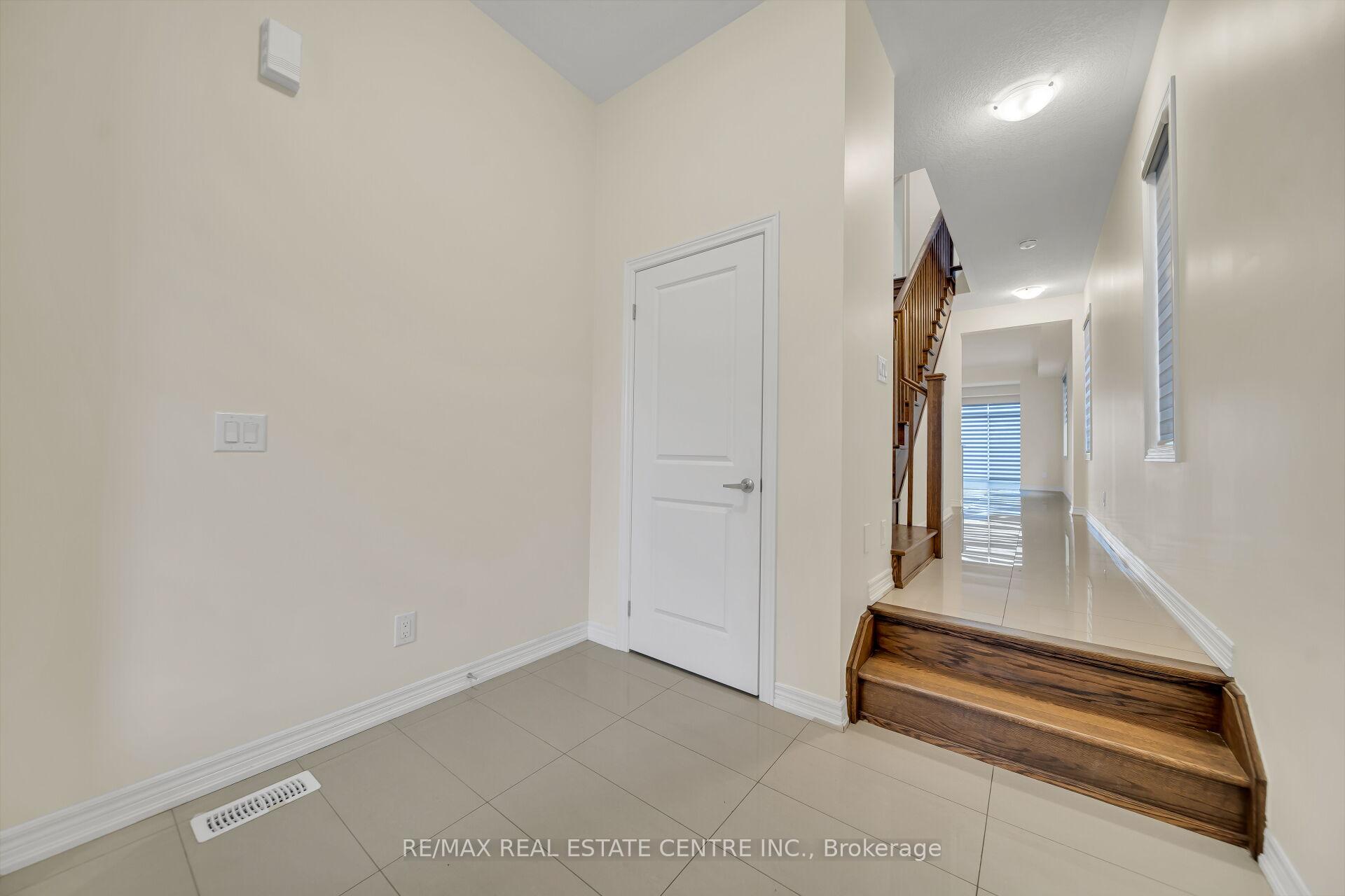 Photo 5 of 200 Broadacre Drive, Kitchener — HOMEH