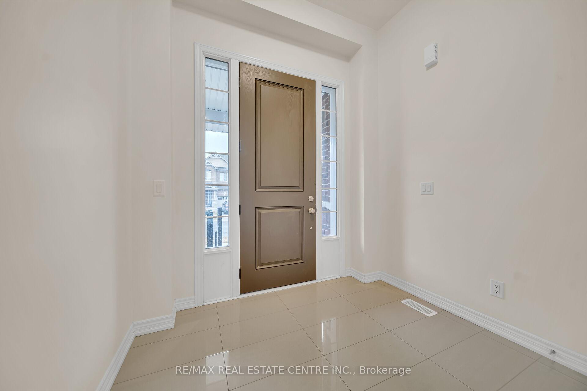 Photo 6 of 200 Broadacre Drive, Kitchener — HOMEH