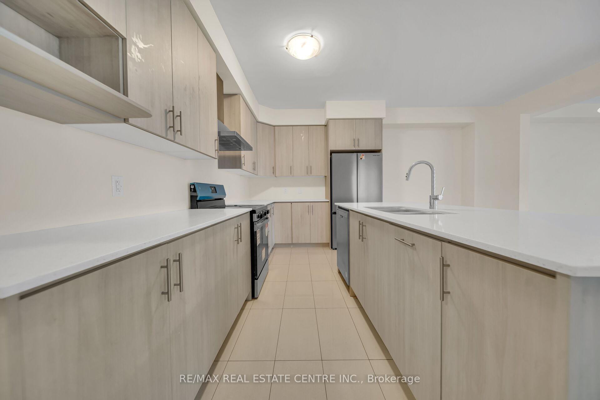 Photo 11 of 200 Broadacre Drive, Kitchener — HOMEH
