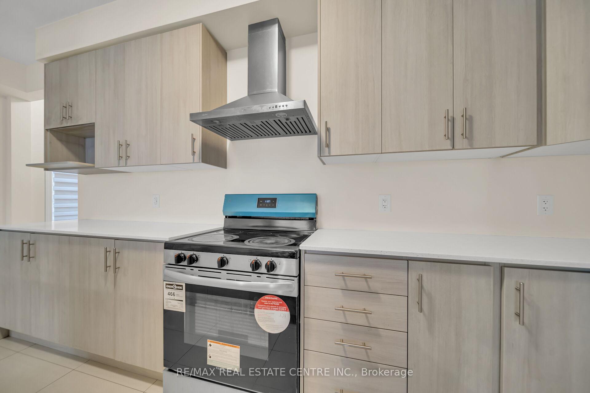 Photo 13 of 200 Broadacre Drive, Kitchener — HOMEH