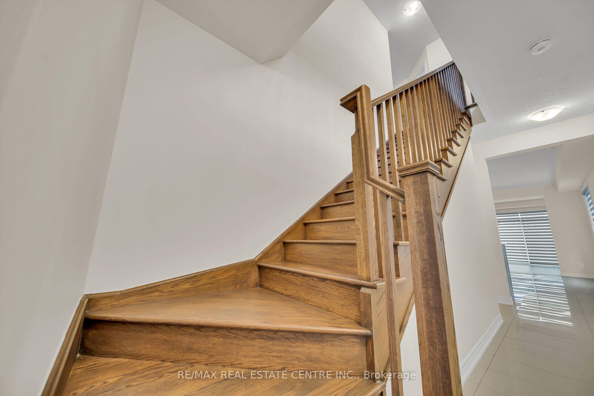 Photo 18 of 200 Broadacre Drive, Kitchener — HOMEH