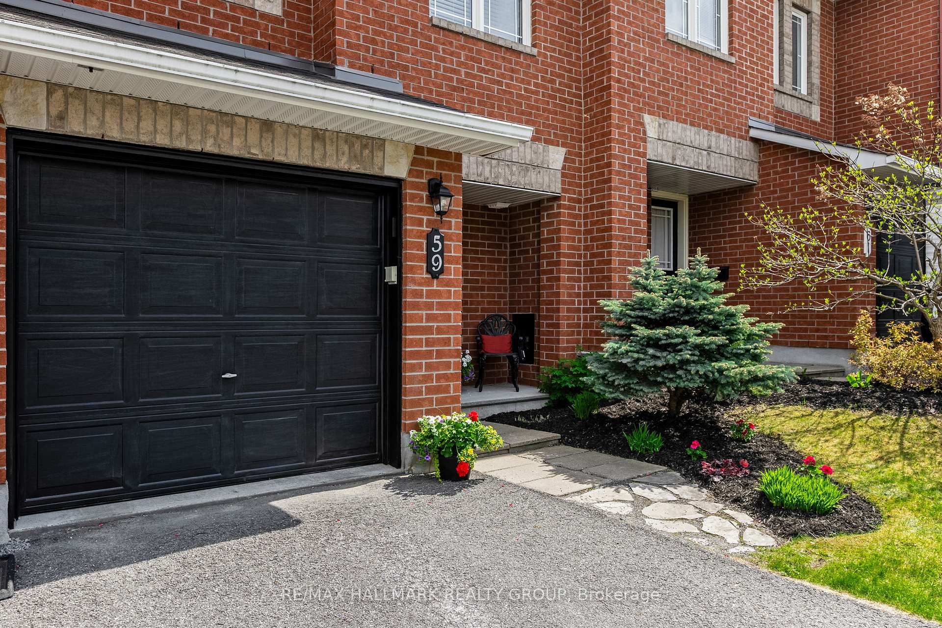 Photo 2 of 59 Brady Avenue, Ottawa, Kanata - Morgan's Grant/South March — HOMEH