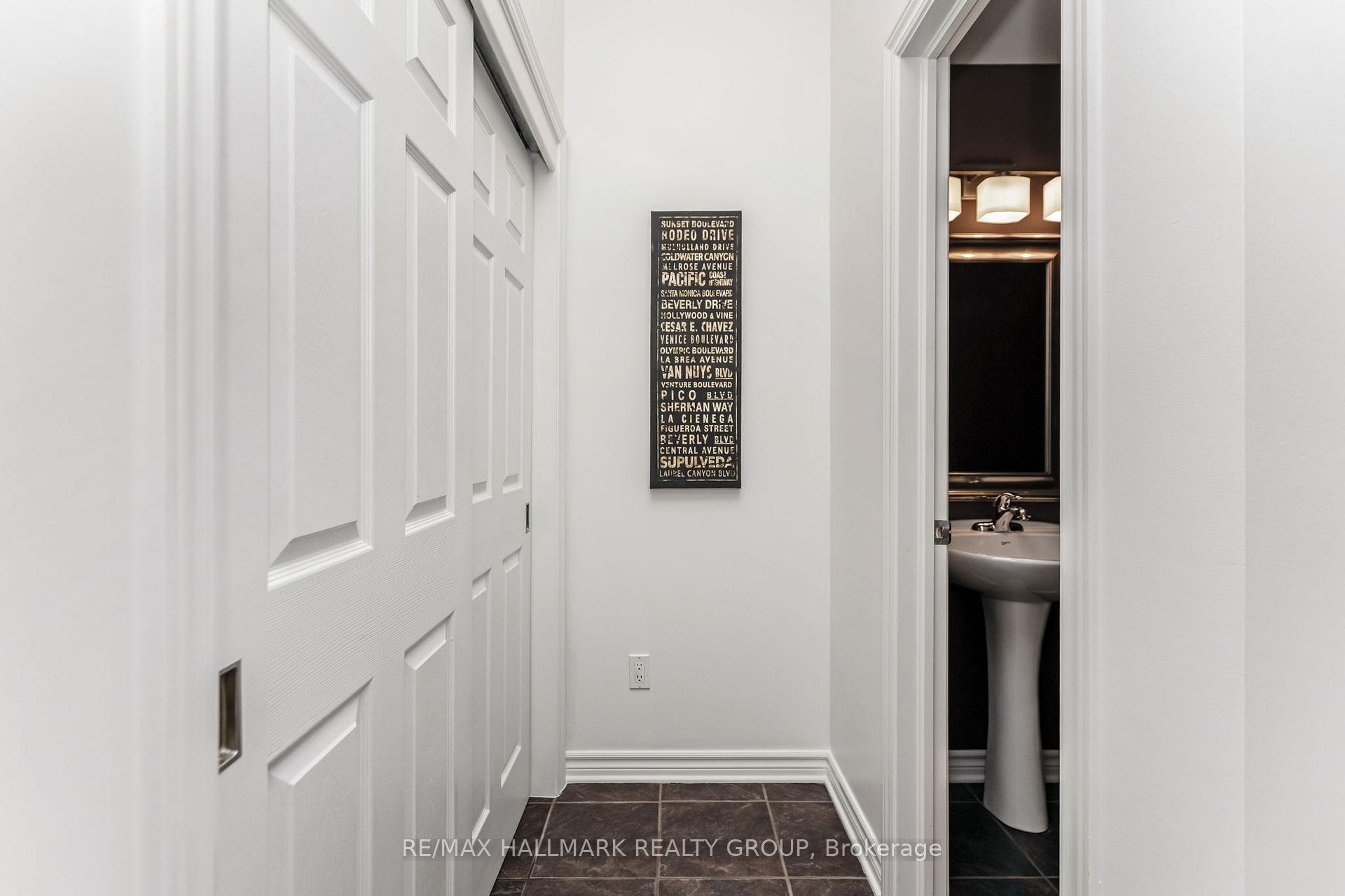 Photo 5 of 59 Brady Avenue, Ottawa, Kanata - Morgan's Grant/South March — HOMEH