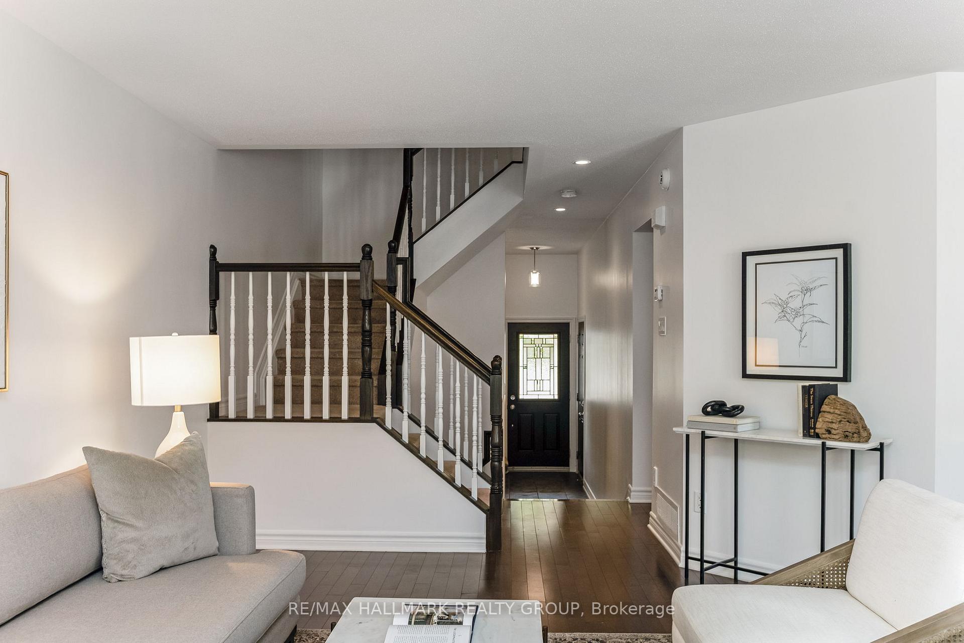 Photo 15 of 59 Brady Avenue, Ottawa, Kanata - Morgan's Grant/South March — HOMEH