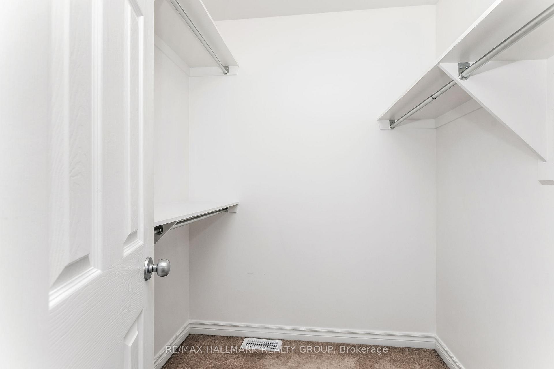 Photo 18 of 59 Brady Avenue, Ottawa, Kanata - Morgan's Grant/South March — HOMEH