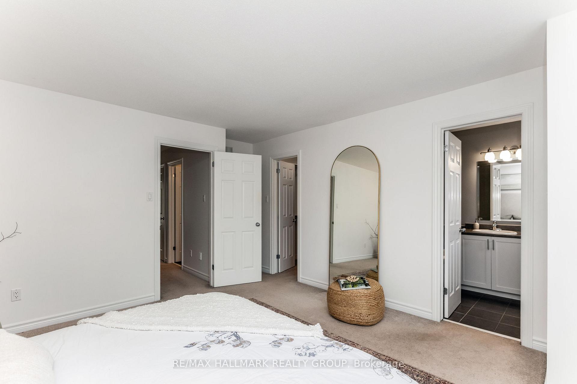 Photo 19 of 59 Brady Avenue, Ottawa, Kanata - Morgan's Grant/South March — HOMEH