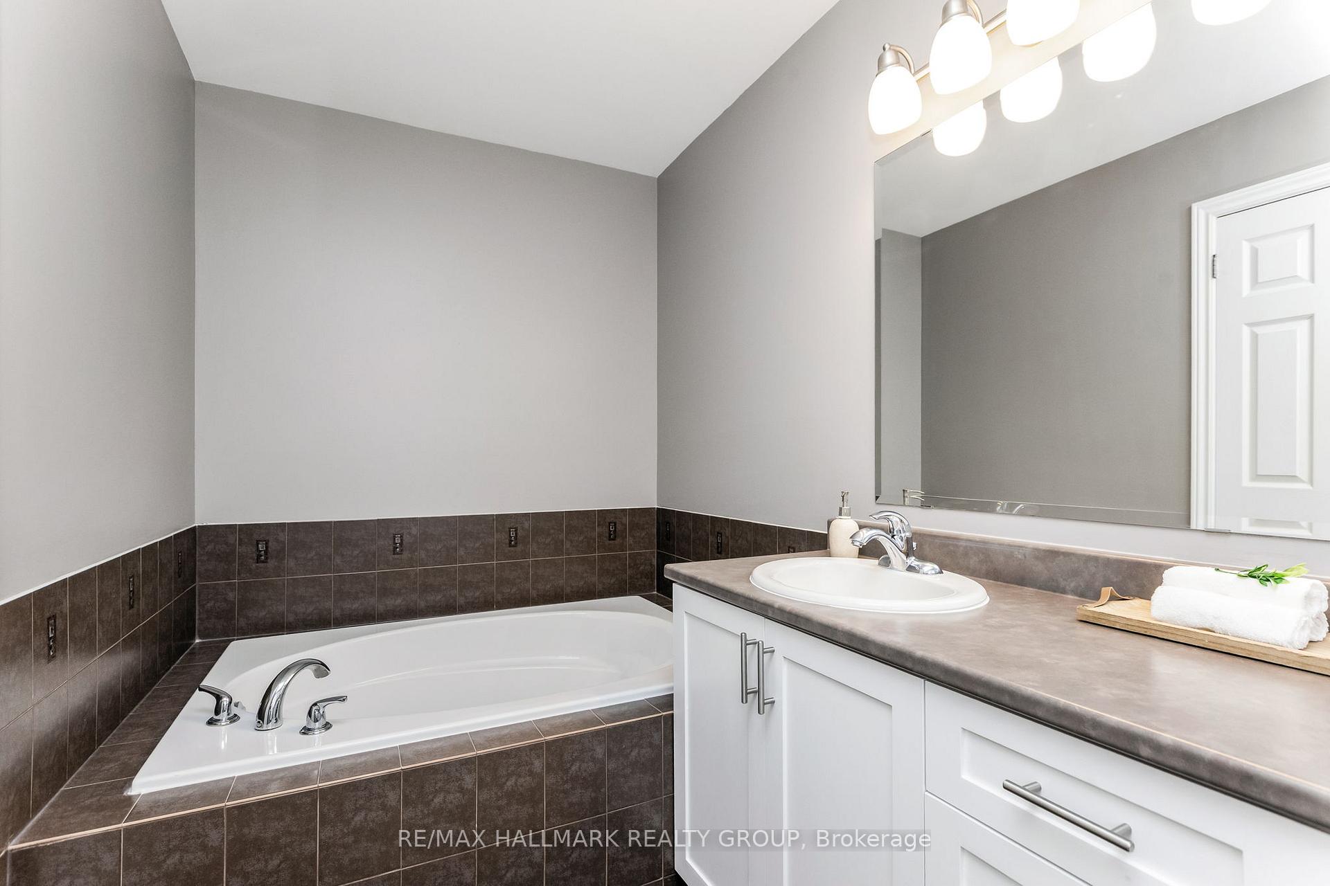 Photo 20 of 59 Brady Avenue, Ottawa, Kanata - Morgan's Grant/South March — HOMEH