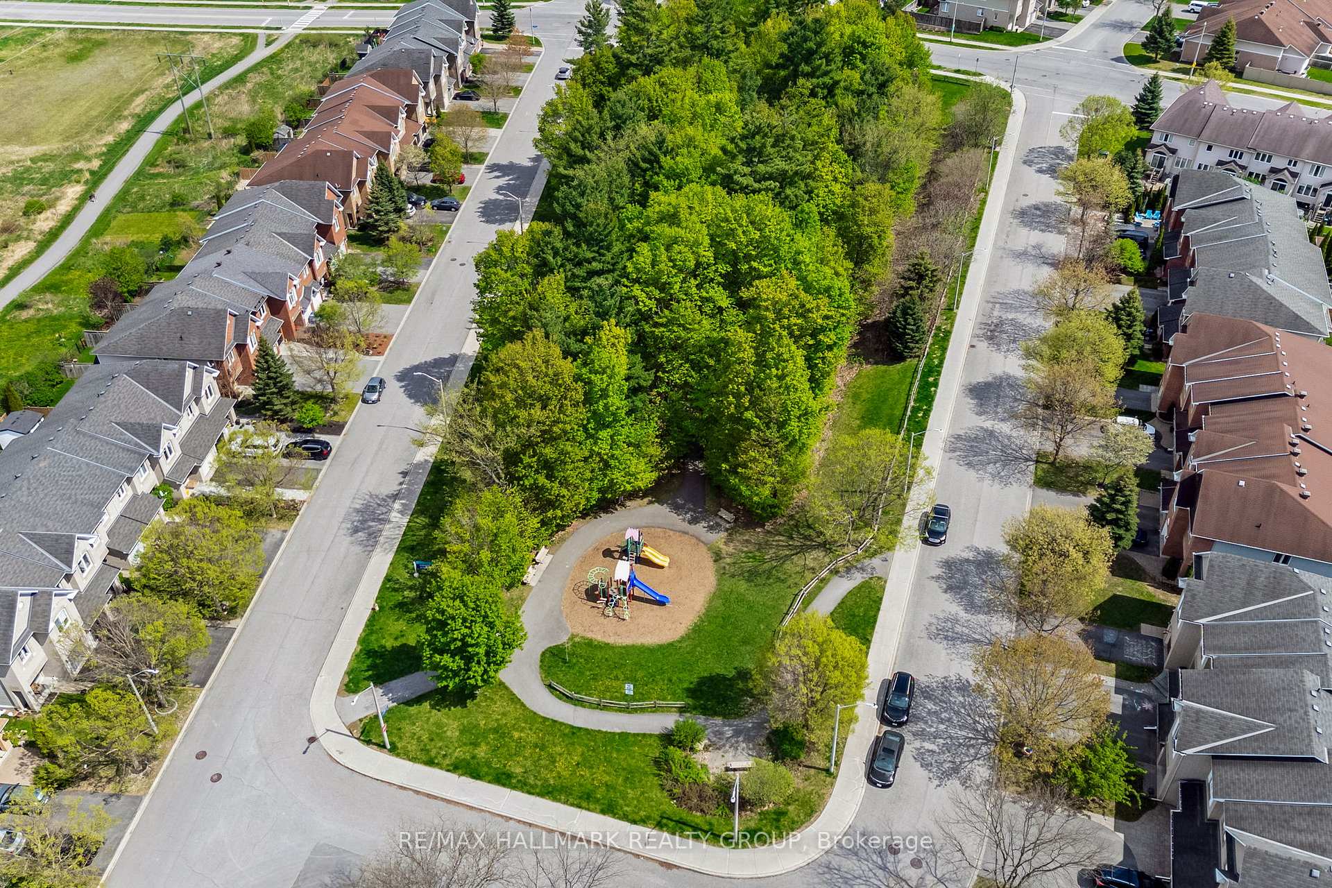 Photo 34 of 59 Brady Avenue, Ottawa, Kanata - Morgan's Grant/South March — HOMEH