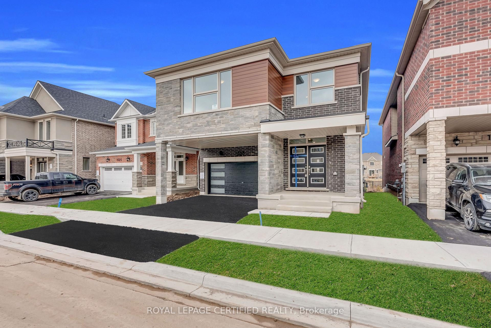 Photo 2 of 1529 Rothbury Crescent, Milton, Bowes — HOMEH