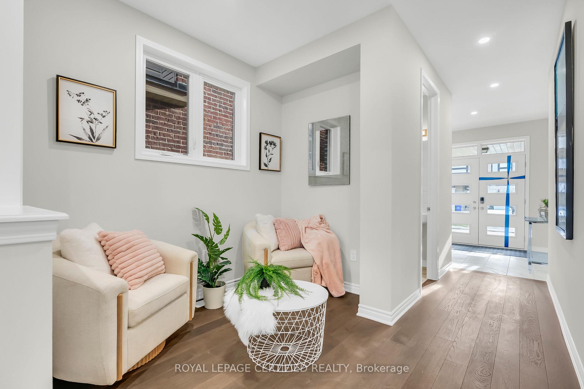 Photo 8 of 1529 Rothbury Crescent, Milton, Bowes — HOMEH
