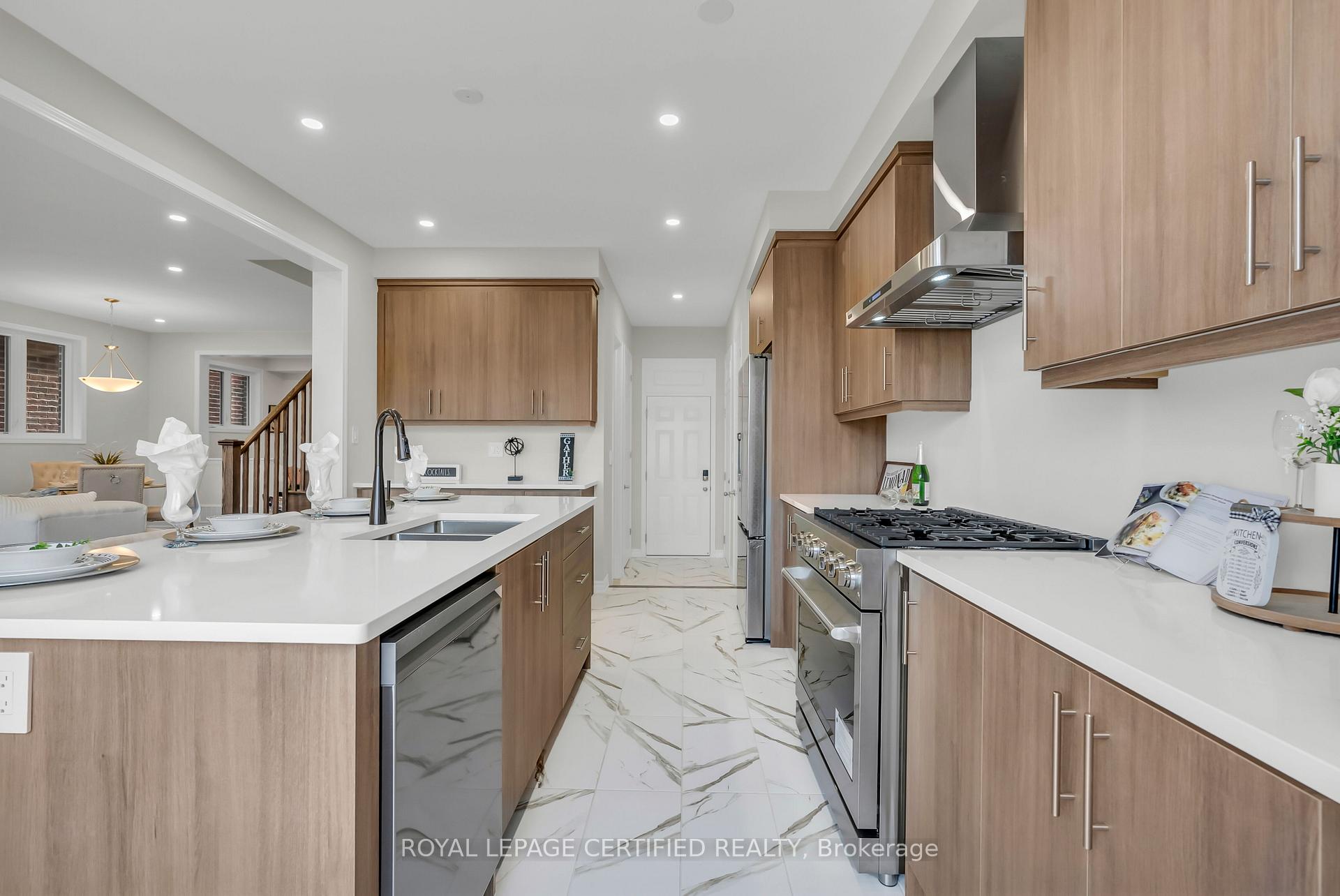 Photo 13 of 1529 Rothbury Crescent, Milton, Bowes — HOMEH