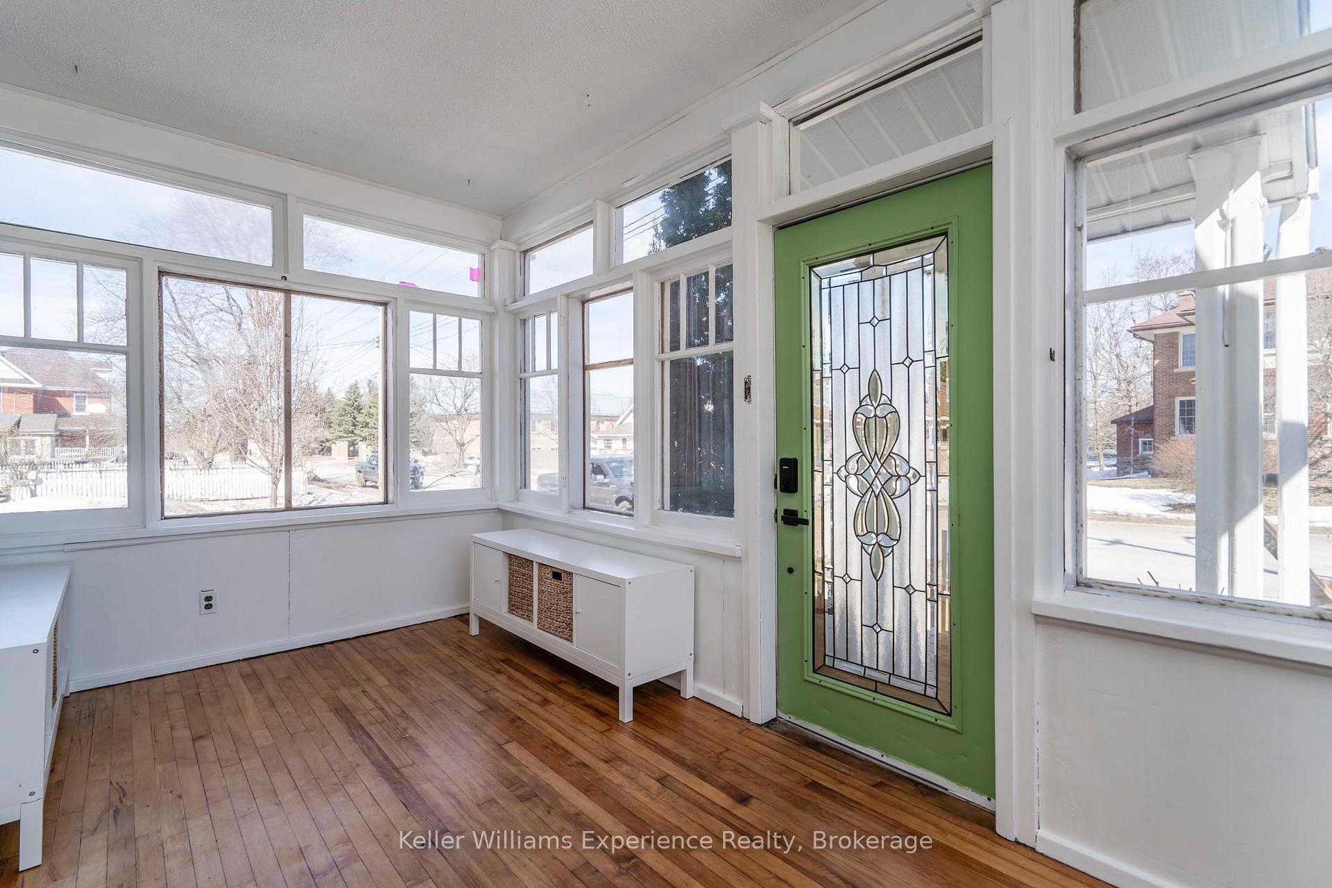 Photo 5 of 268 Russell Street, Midland — HOMEH