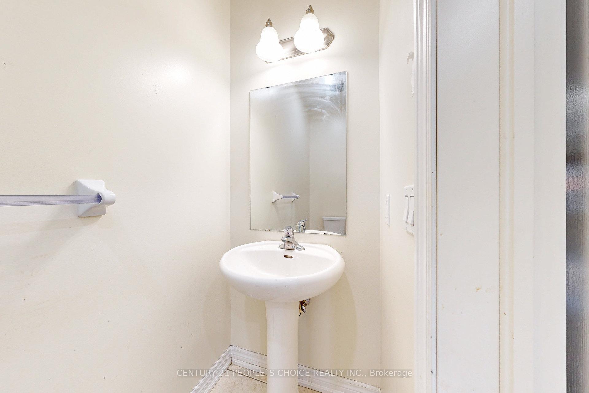 Photo 9 of 825 Miltonbrook Crescent, Milton, Willmott — HOMEH