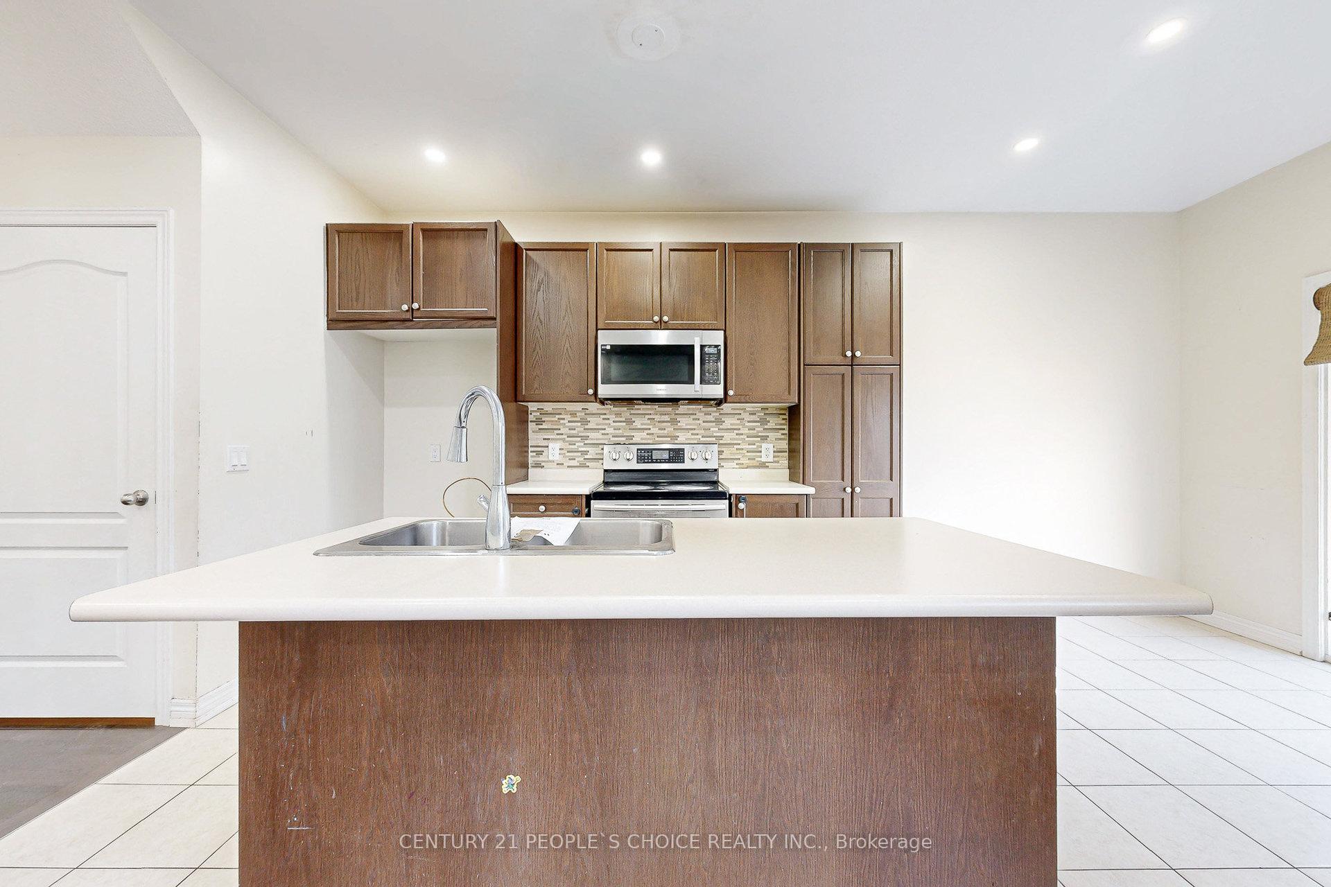 Photo 16 of 825 Miltonbrook Crescent, Milton, Willmott — HOMEH