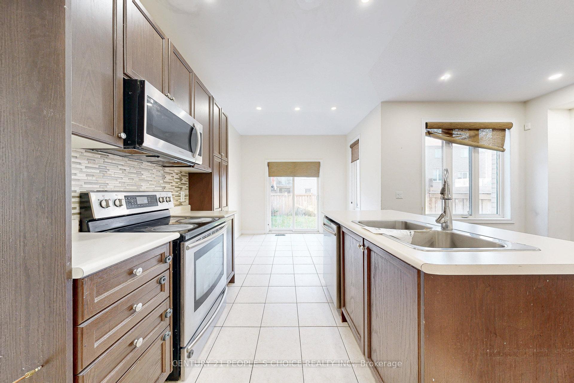 Photo 17 of 825 Miltonbrook Crescent, Milton, Willmott — HOMEH