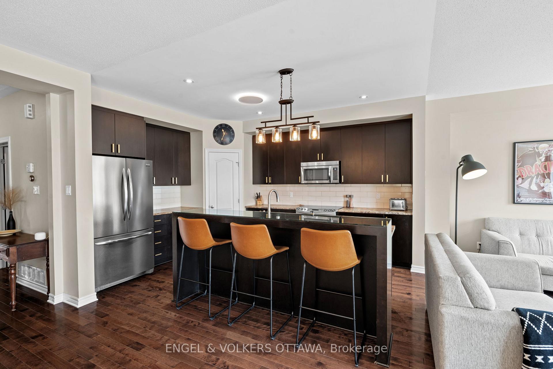 Photo 9 of 1141 Northgraves Crescent, Ottawa, Kanata - Emerald Meadows/Trailwest — HOMEH