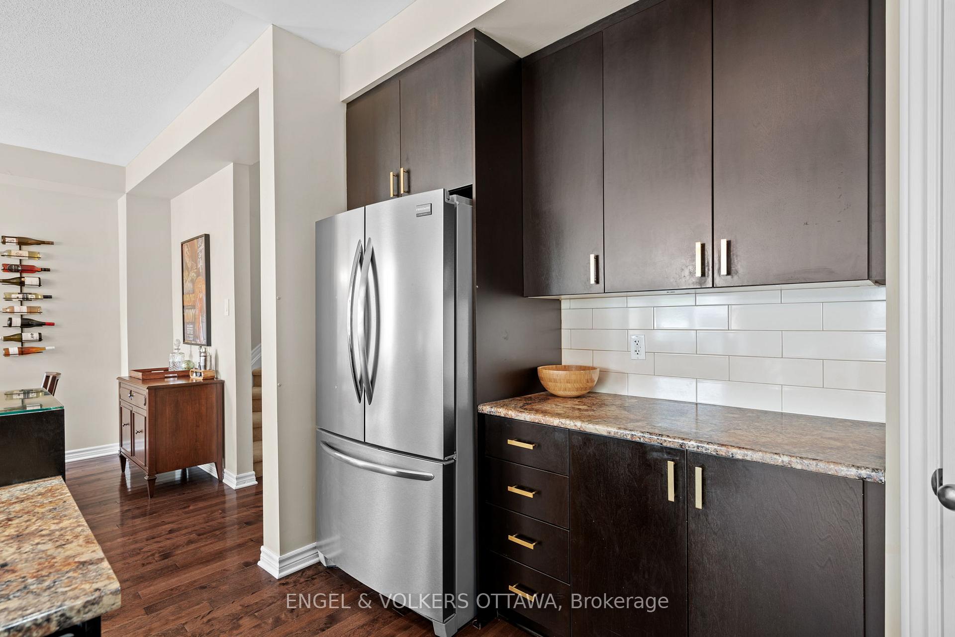 Photo 11 of 1141 Northgraves Crescent, Ottawa, Kanata - Emerald Meadows/Trailwest — HOMEH