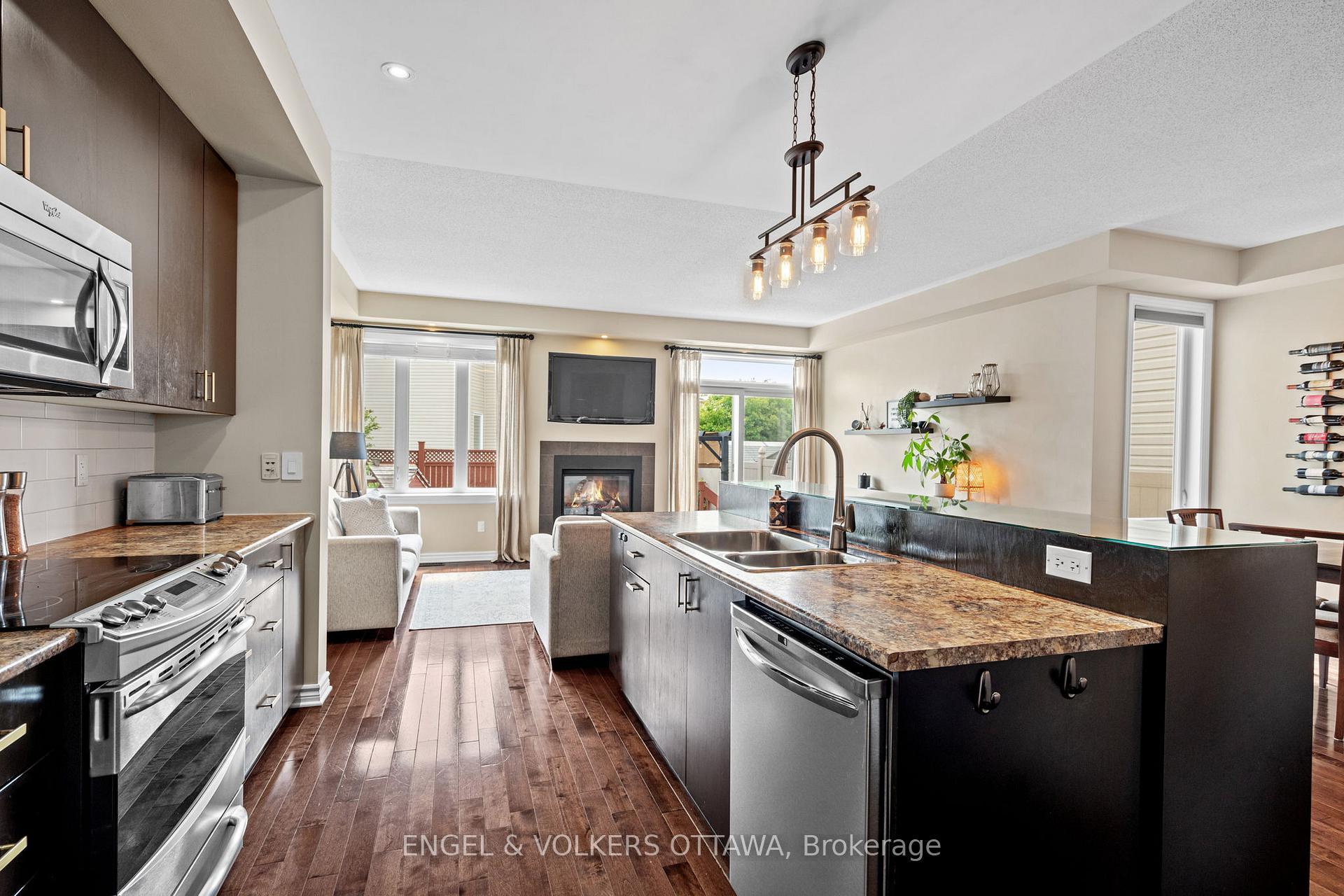 Photo 12 of 1141 Northgraves Crescent, Ottawa, Kanata - Emerald Meadows/Trailwest — HOMEH