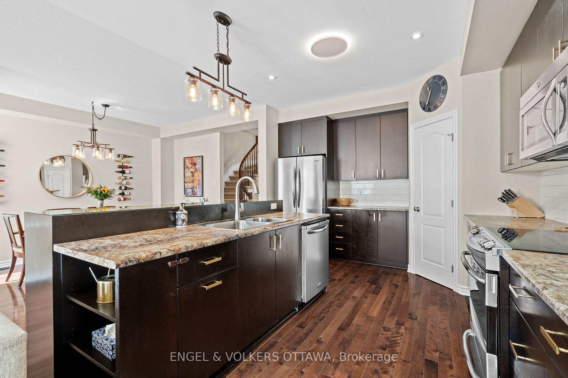 Photo 14 of 1141 Northgraves Crescent, Ottawa, Kanata - Emerald Meadows/Trailwest — HOMEH