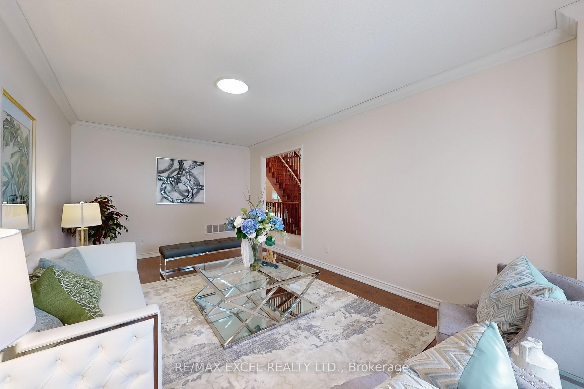 Photo 7 of 69 Nadine Crescent, Markham, Unionville — HOMEH
