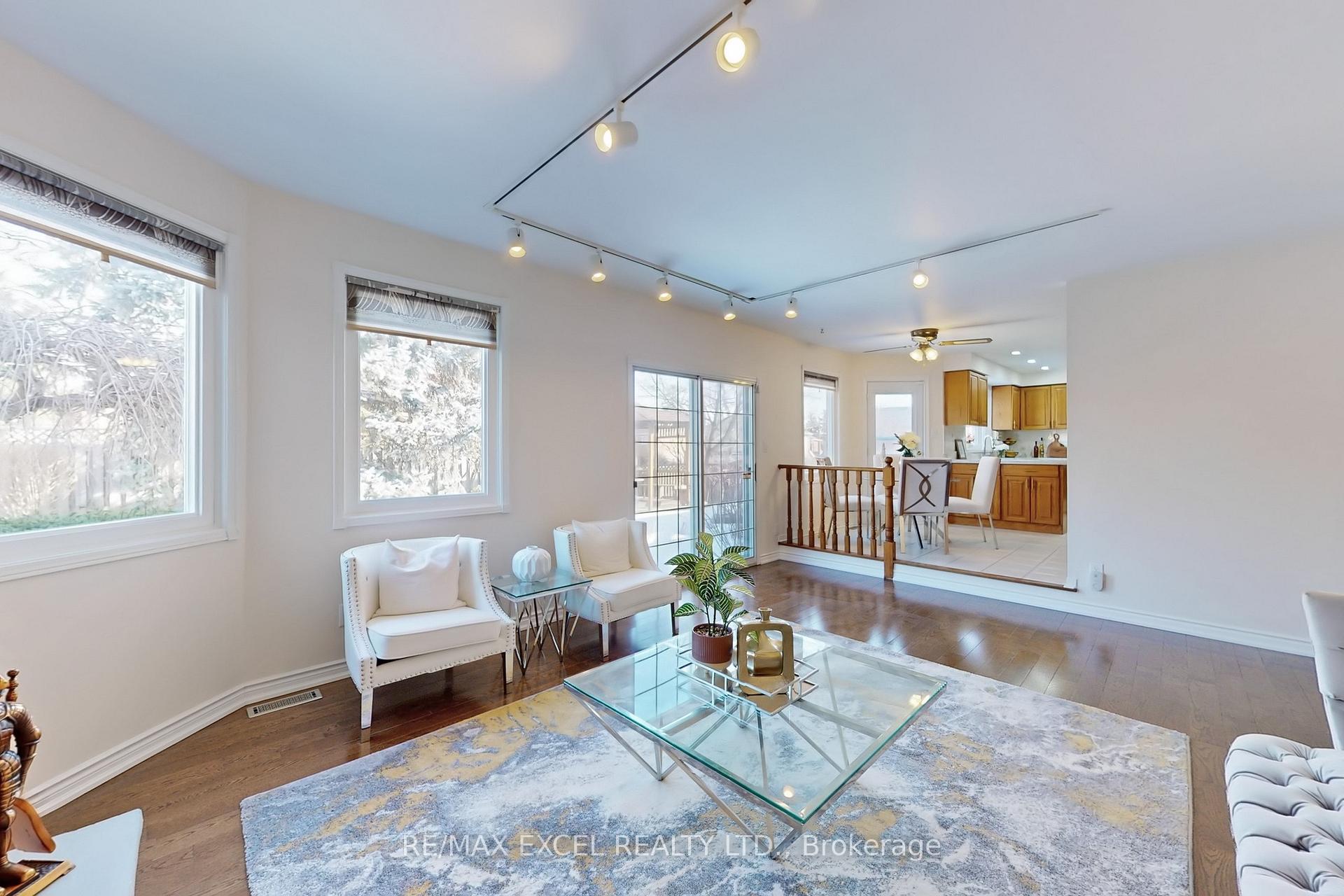 Photo 9 of 69 Nadine Crescent, Markham, Unionville — HOMEH