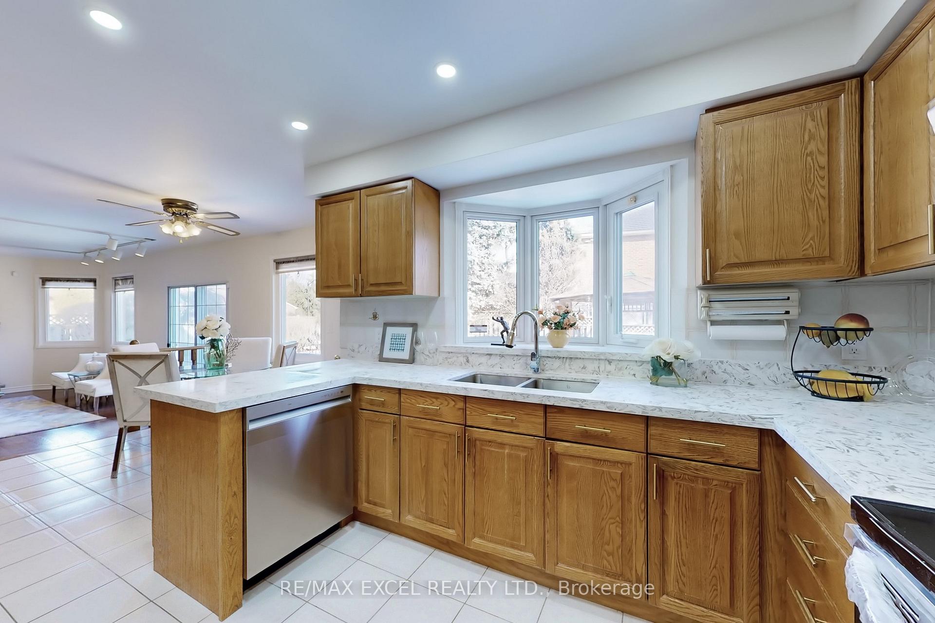 Photo 14 of 69 Nadine Crescent, Markham, Unionville — HOMEH