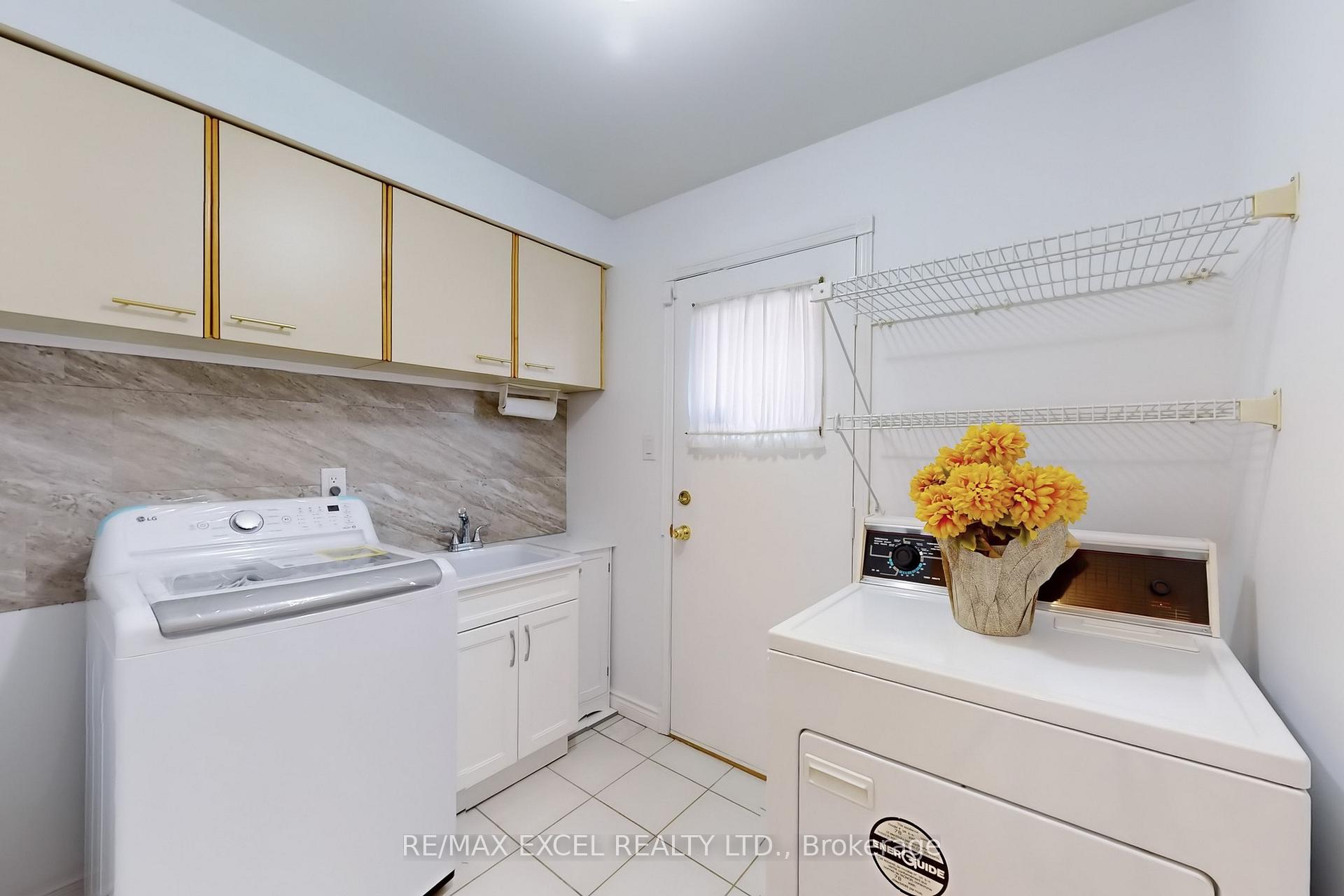 Photo 19 of 69 Nadine Crescent, Markham, Unionville — HOMEH