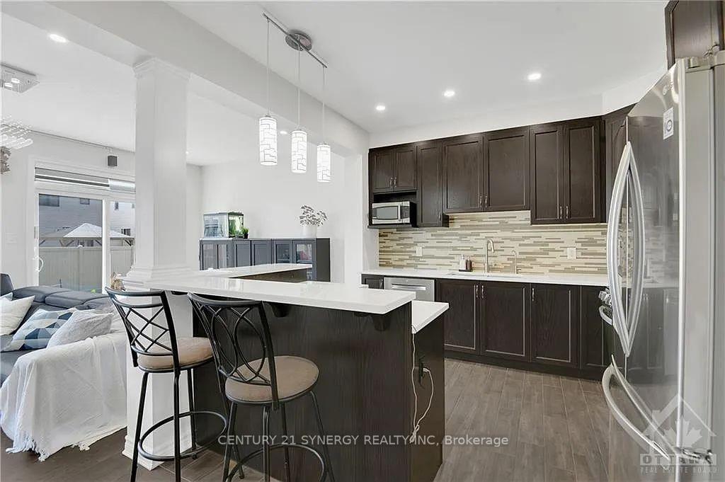 Photo 6 of 402 Cope Drive, Ottawa, Kanata - Emerald Meadows/Trailwest — HOMEH