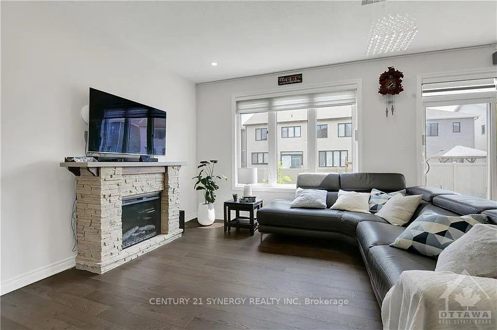 Photo 9 of 402 Cope Drive, Ottawa, Kanata - Emerald Meadows/Trailwest — HOMEH