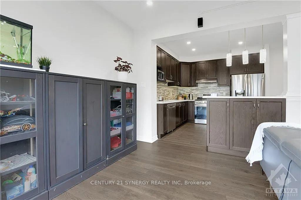Photo 12 of 402 Cope Drive, Ottawa, Kanata - Emerald Meadows/Trailwest — HOMEH
