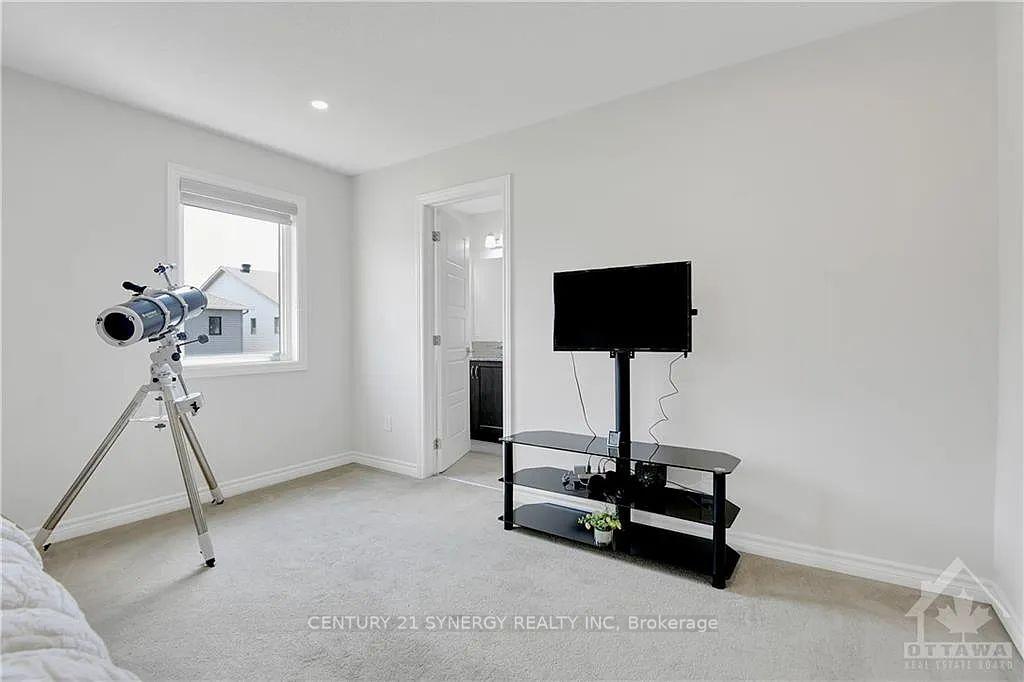 Photo 15 of 402 Cope Drive, Ottawa, Kanata - Emerald Meadows/Trailwest — HOMEH