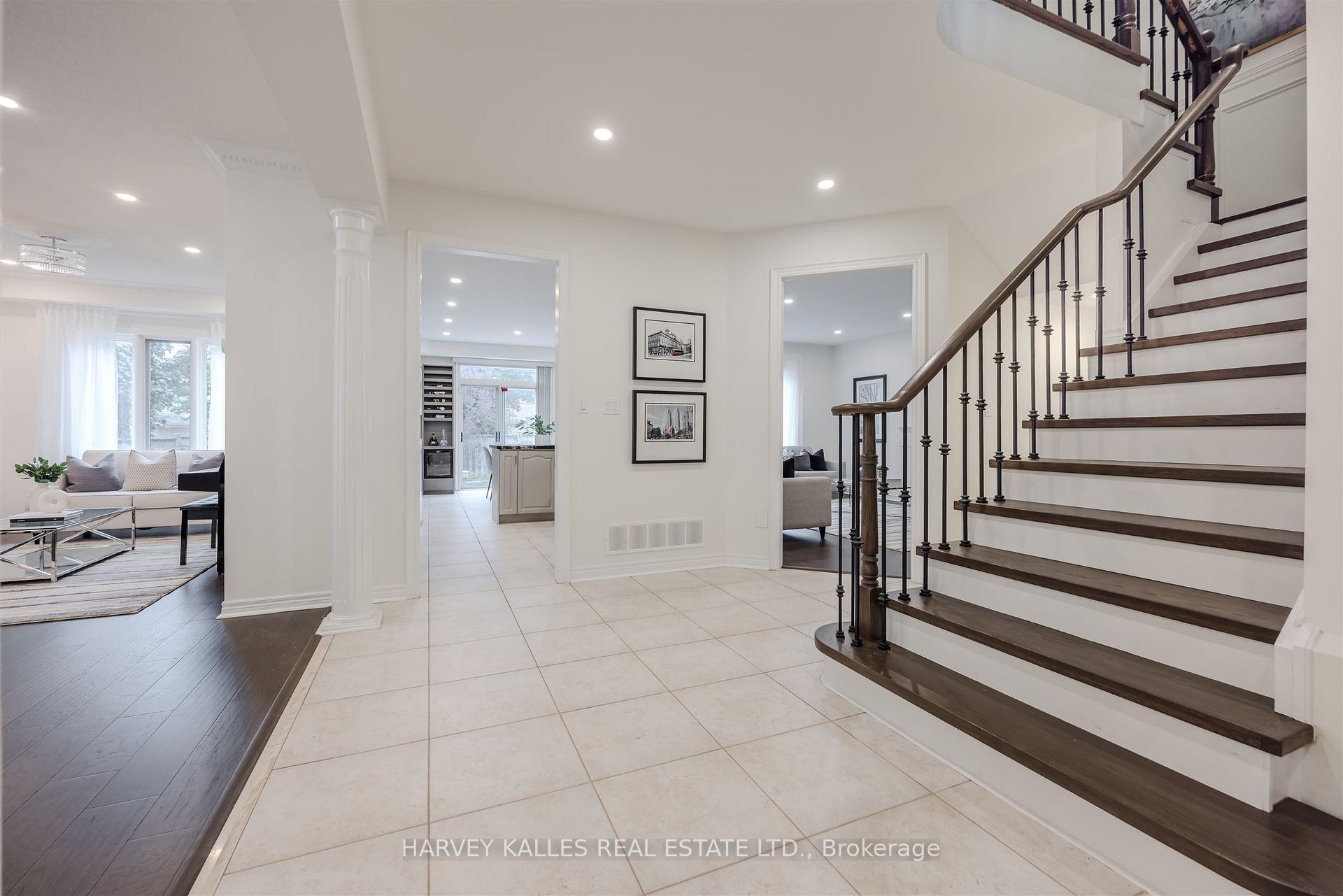 Photo 4 of 94 Sutcliffe Crescent, Markham, Cachet — HOMEH