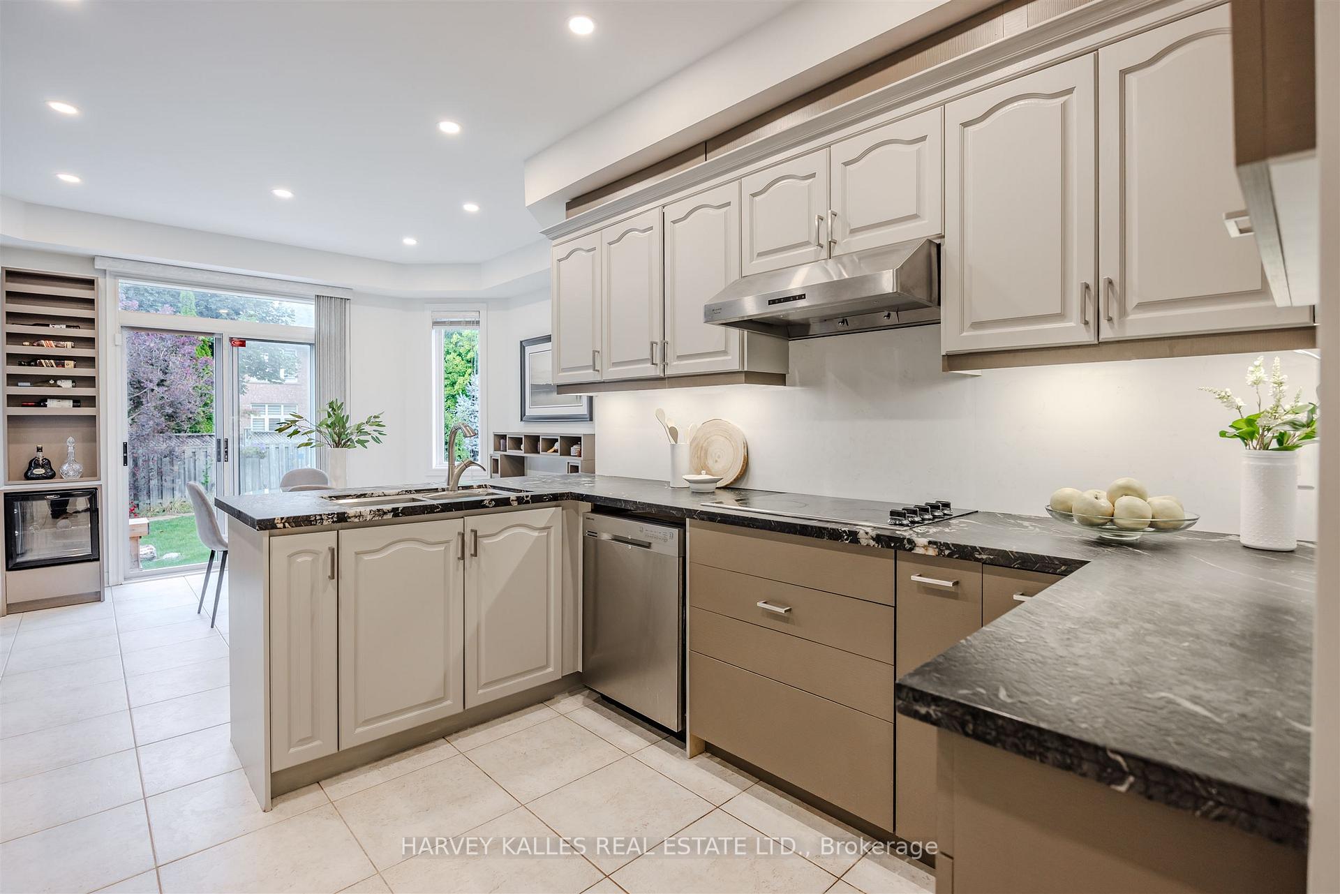Photo 15 of 94 Sutcliffe Crescent, Markham, Cachet — HOMEH