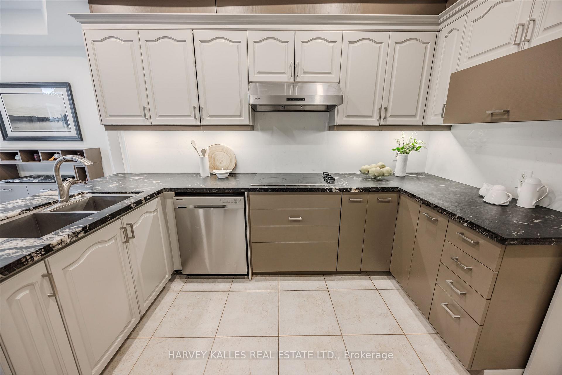 Photo 16 of 94 Sutcliffe Crescent, Markham, Cachet — HOMEH