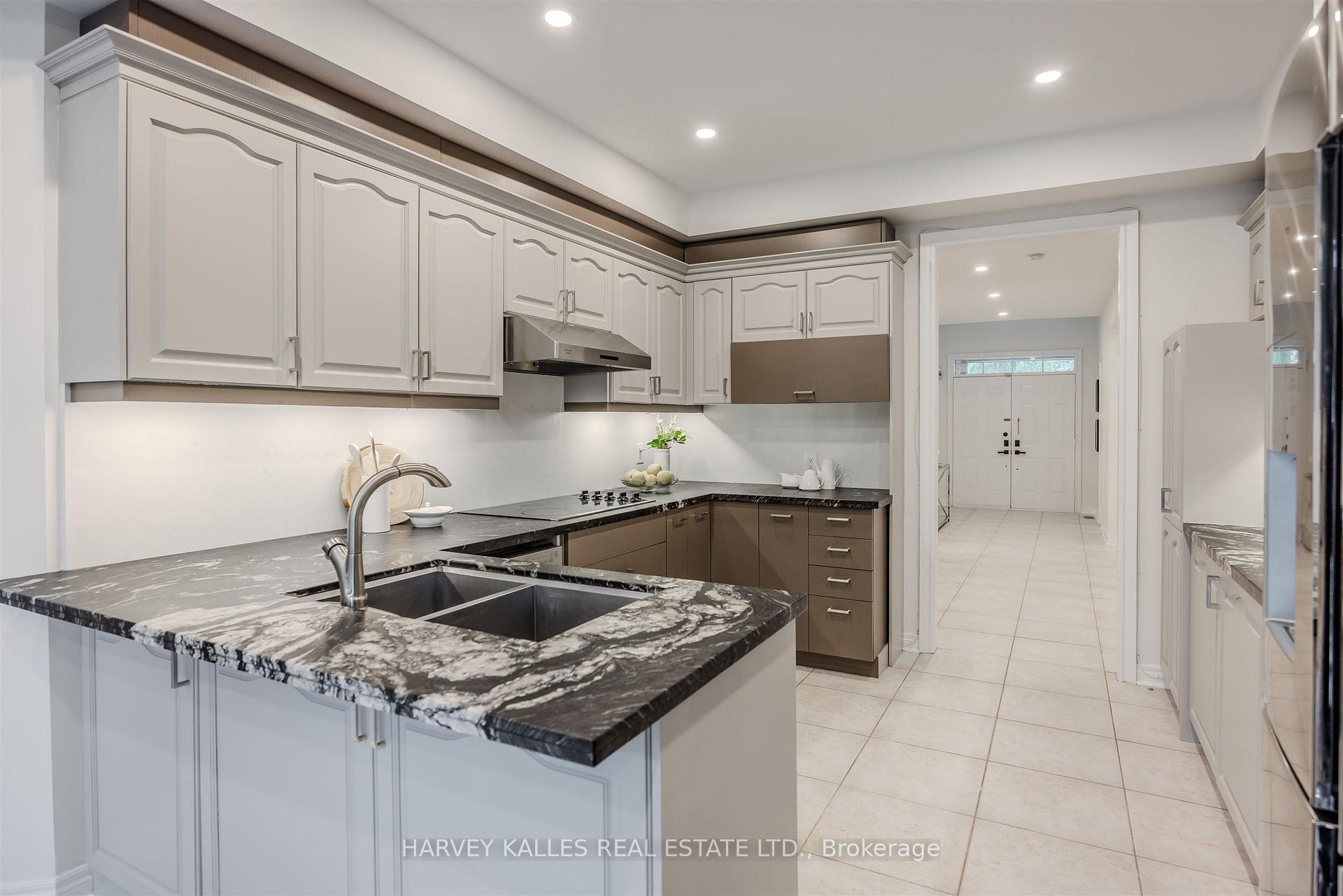 Photo 17 of 94 Sutcliffe Crescent, Markham, Cachet — HOMEH