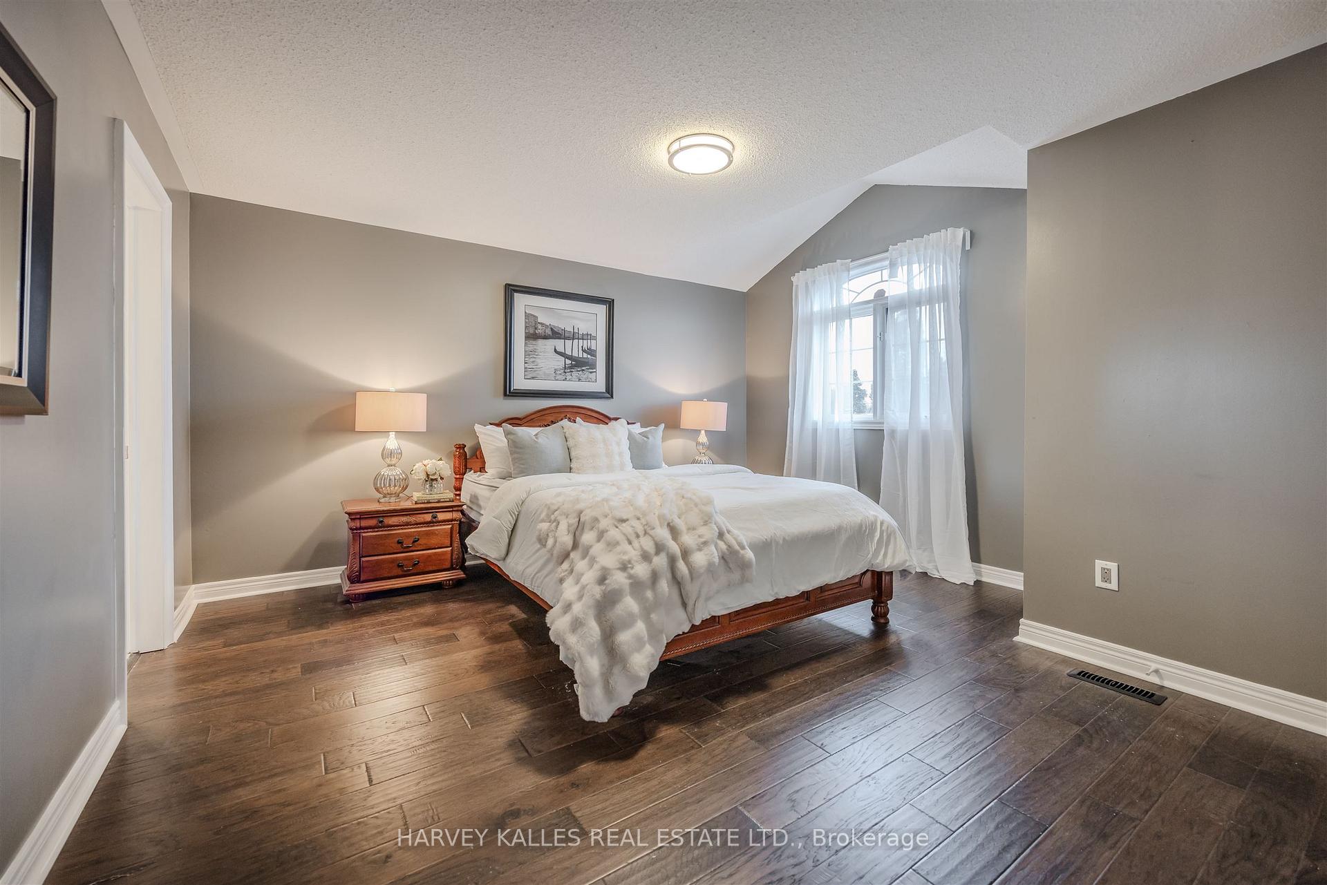 Photo 37 of 94 Sutcliffe Crescent, Markham, Cachet — HOMEH