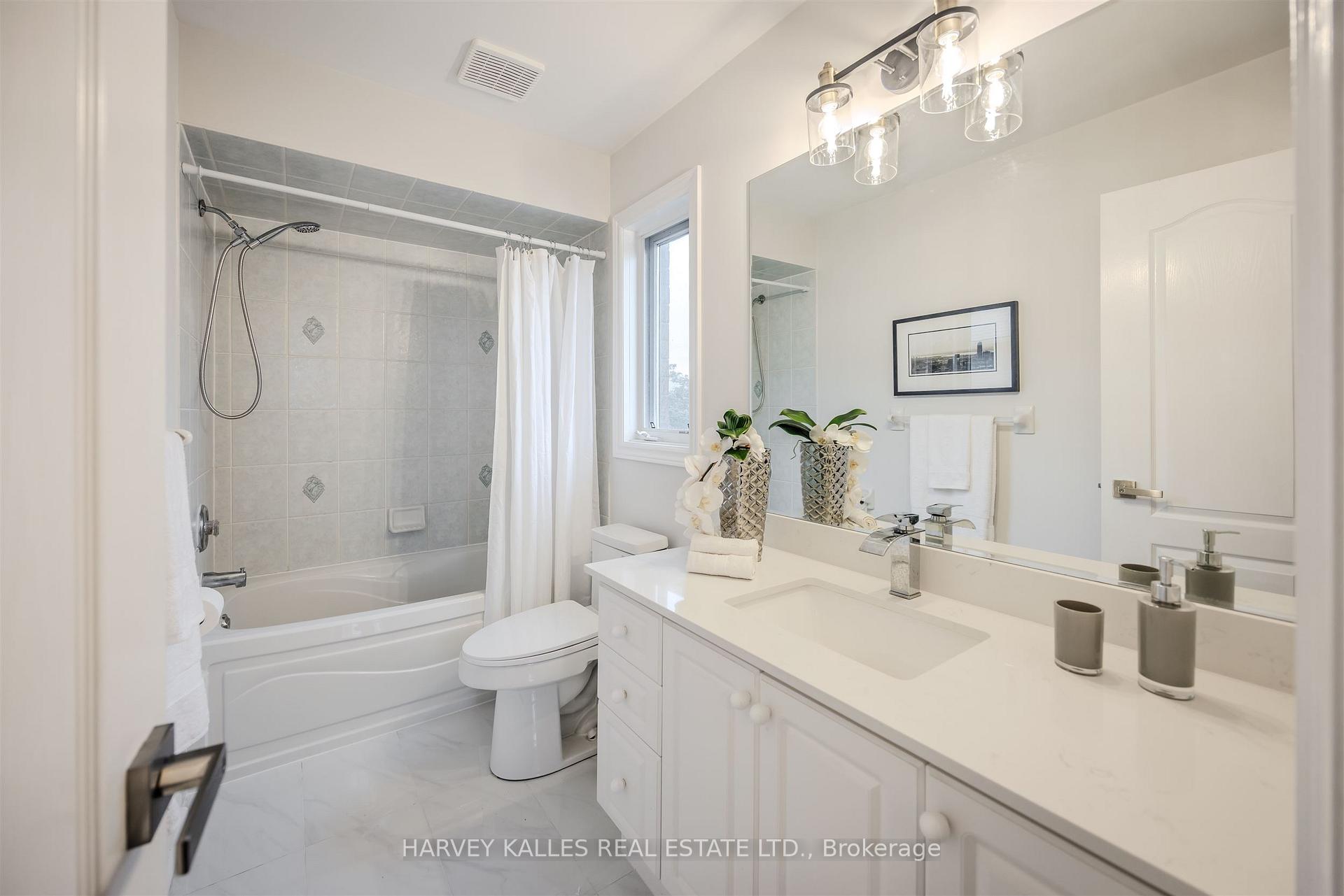 Photo 39 of 94 Sutcliffe Crescent, Markham, Cachet — HOMEH