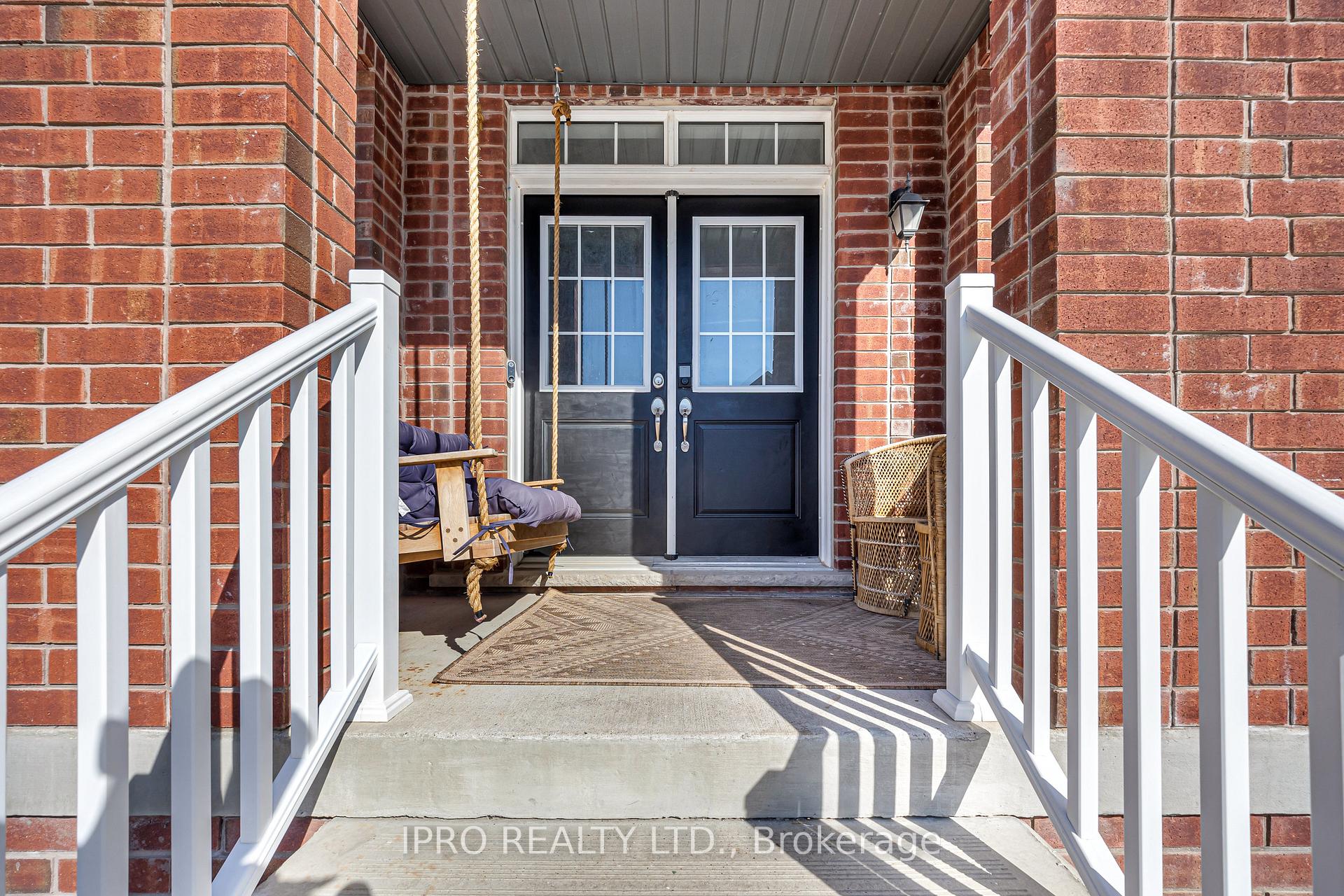 Photo 2 of 4 Titan Trail, Markham, Cedarwood — HOMEH