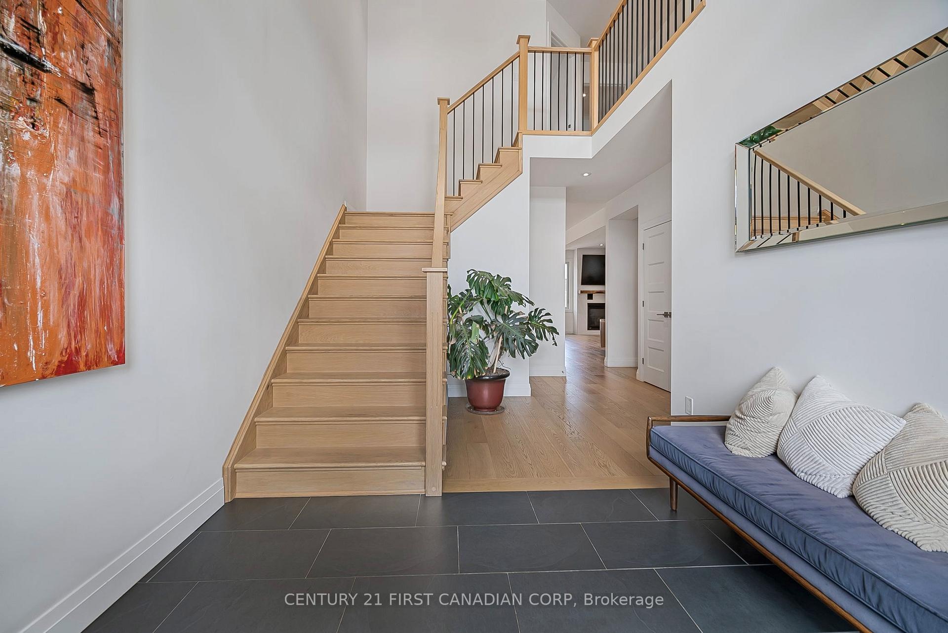 Photo 4 of 12 Locky Lane, Middlesex Centre, Komoka — HOMEH