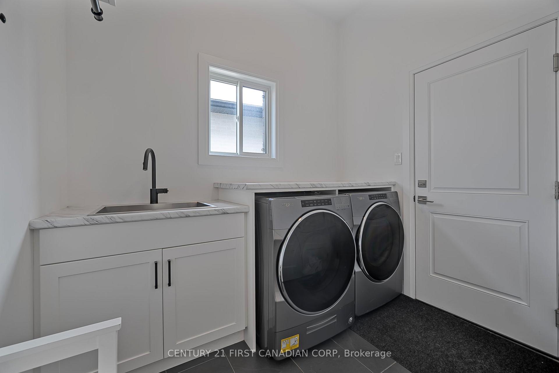 Photo 6 of 12 Locky Lane, Middlesex Centre, Komoka — HOMEH